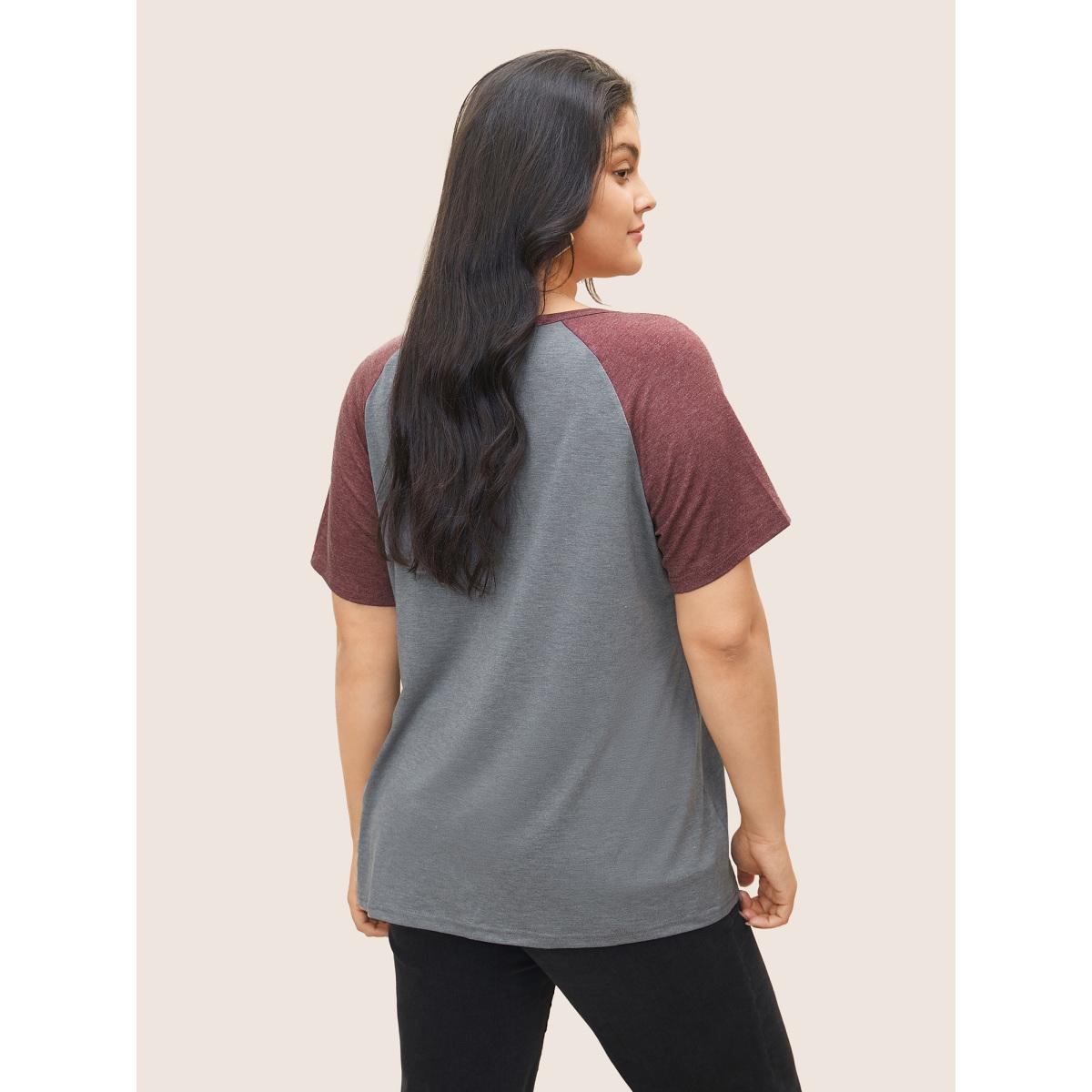 Plus Size Colorblock Contrast Notched Raglan Sleeve T-shirt Gray Women Casual Plain Everyday T-shirts BloomChic 18-20/2X Product Image