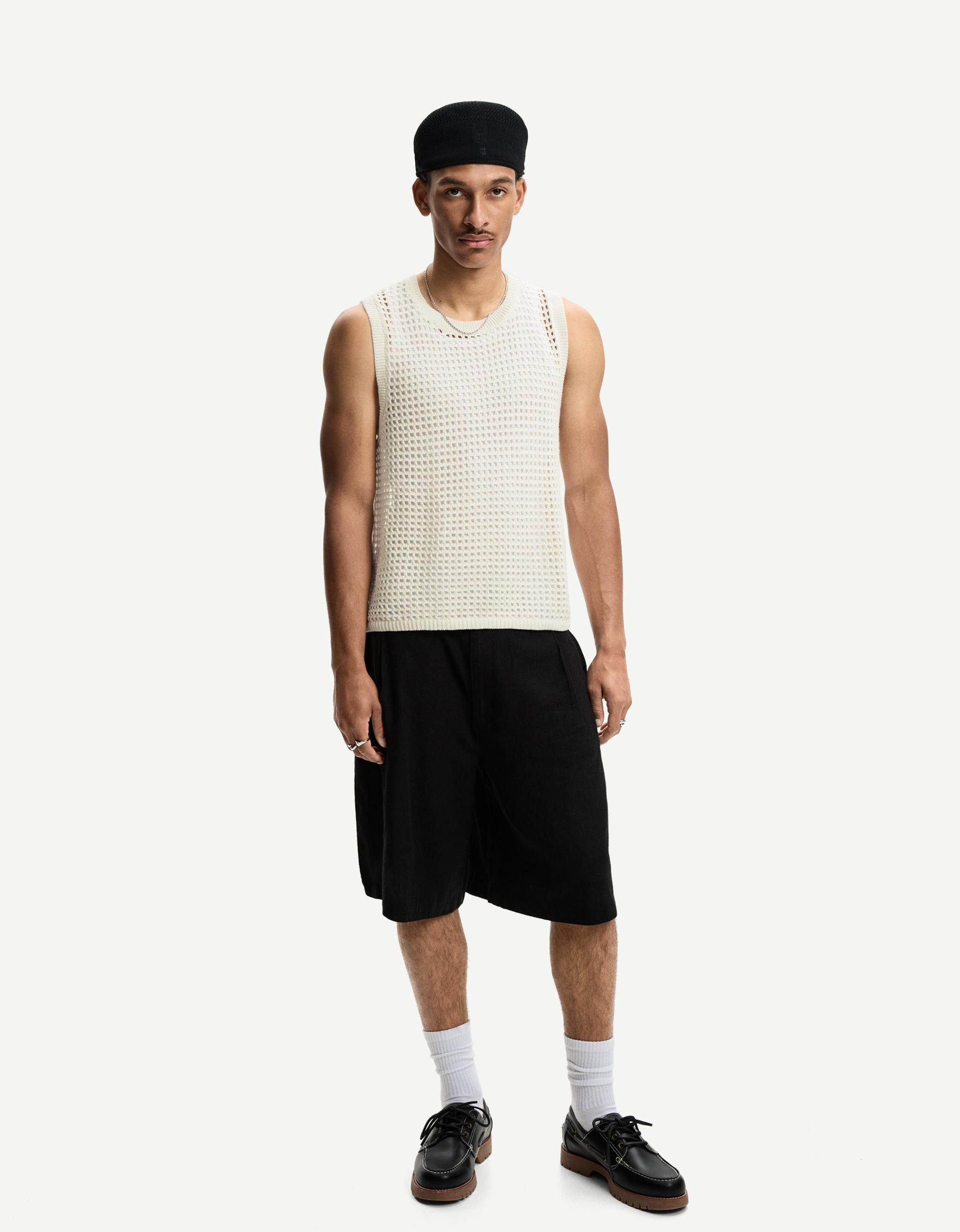 Mesh sleeveless t-shirt Product Image