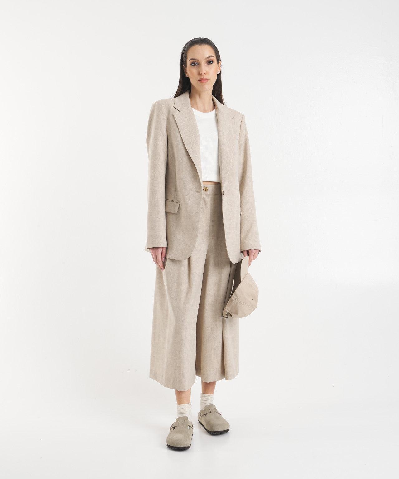 Bermudas with pleats Product Image