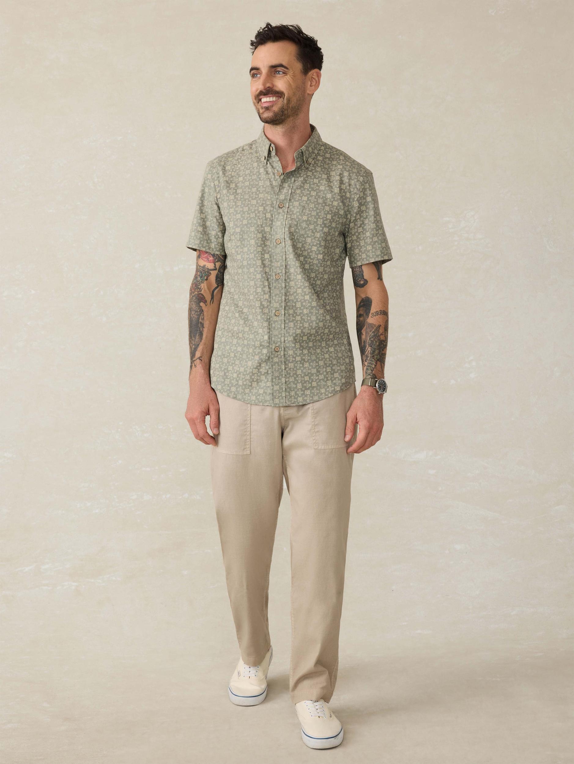 Short-Sleeve Breeze Shirt - Sundried Sage Emblem Male Product Image