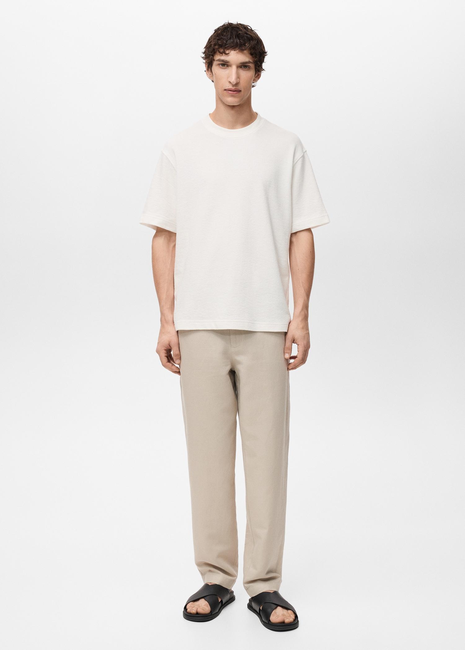 Structured relaxed-fit t-shirt - Men | MANGO USA Product Image