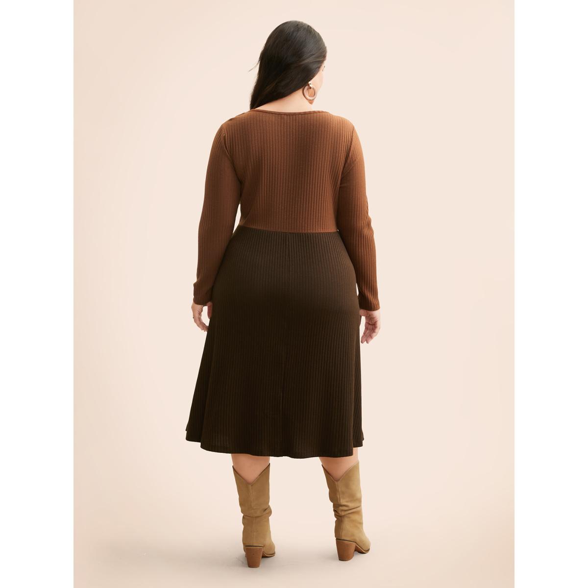 Plus Size Colorblock Contrast Textured Pocket Dress Browncoffeecolor Women Casual Texture Round Neck Long Sleeve Curvy BloomChic 18-20/2X Product Image