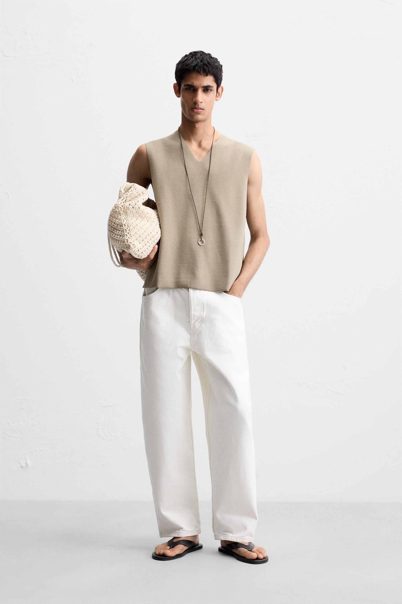 RELAXED FIT KNIT VEST Product Image