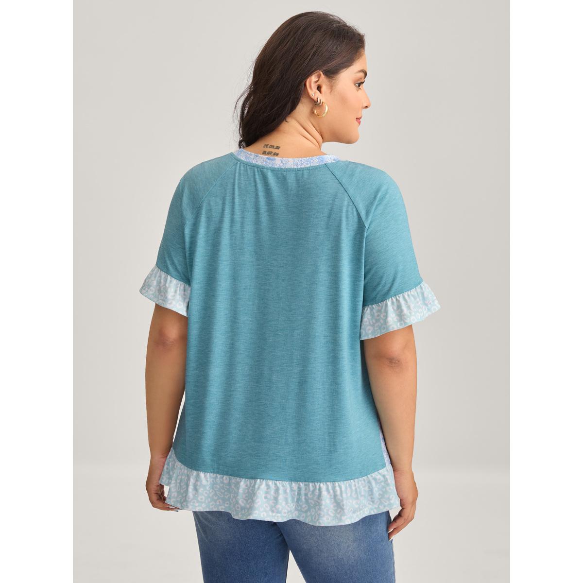 Plus Size Leopard Print Color Contrast T-Shirt Cerulean Women Contrast Round Neck Everyday-Casual T-shirts BloomChic 10/M Product Image