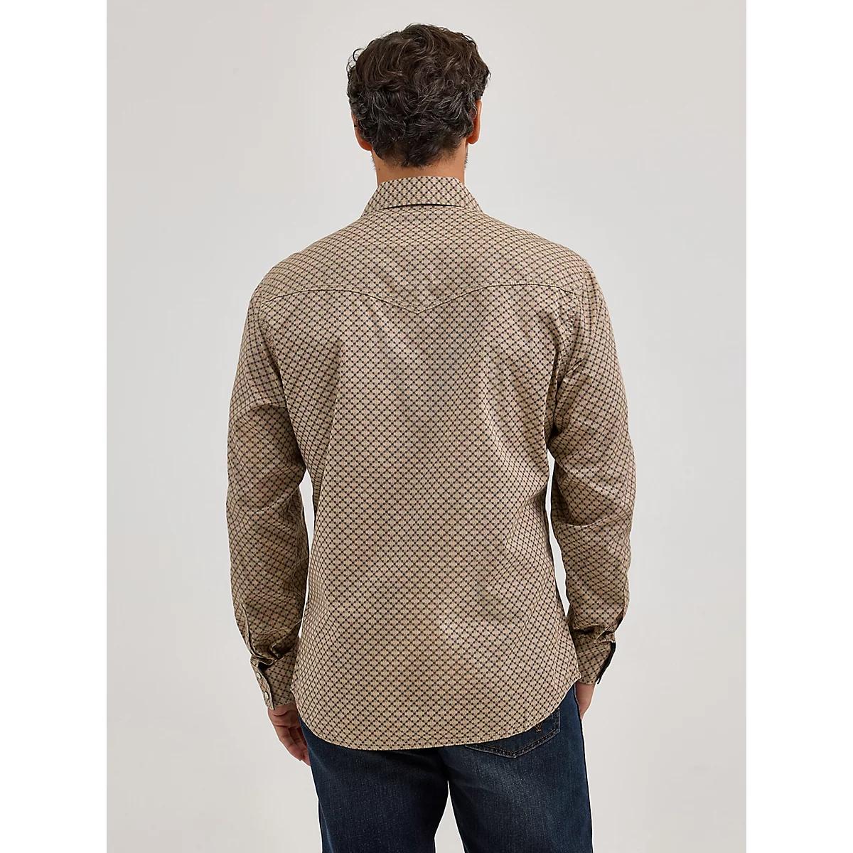 Men's Wrangler® Retro® Premium Long Sleeve Western Snap Printed Shirt in Scale Product Image
