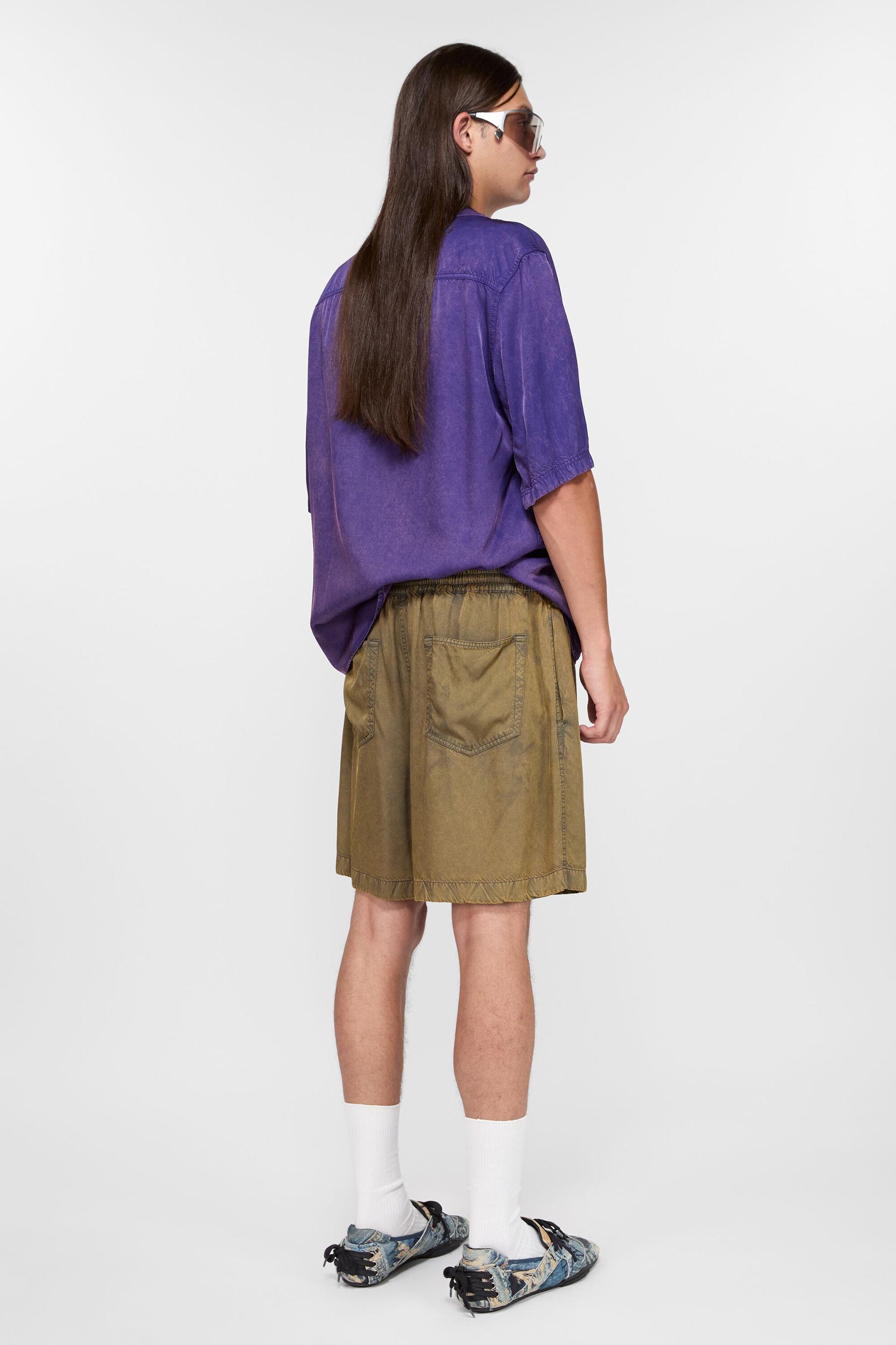 Garment-dyed shorts Product Image