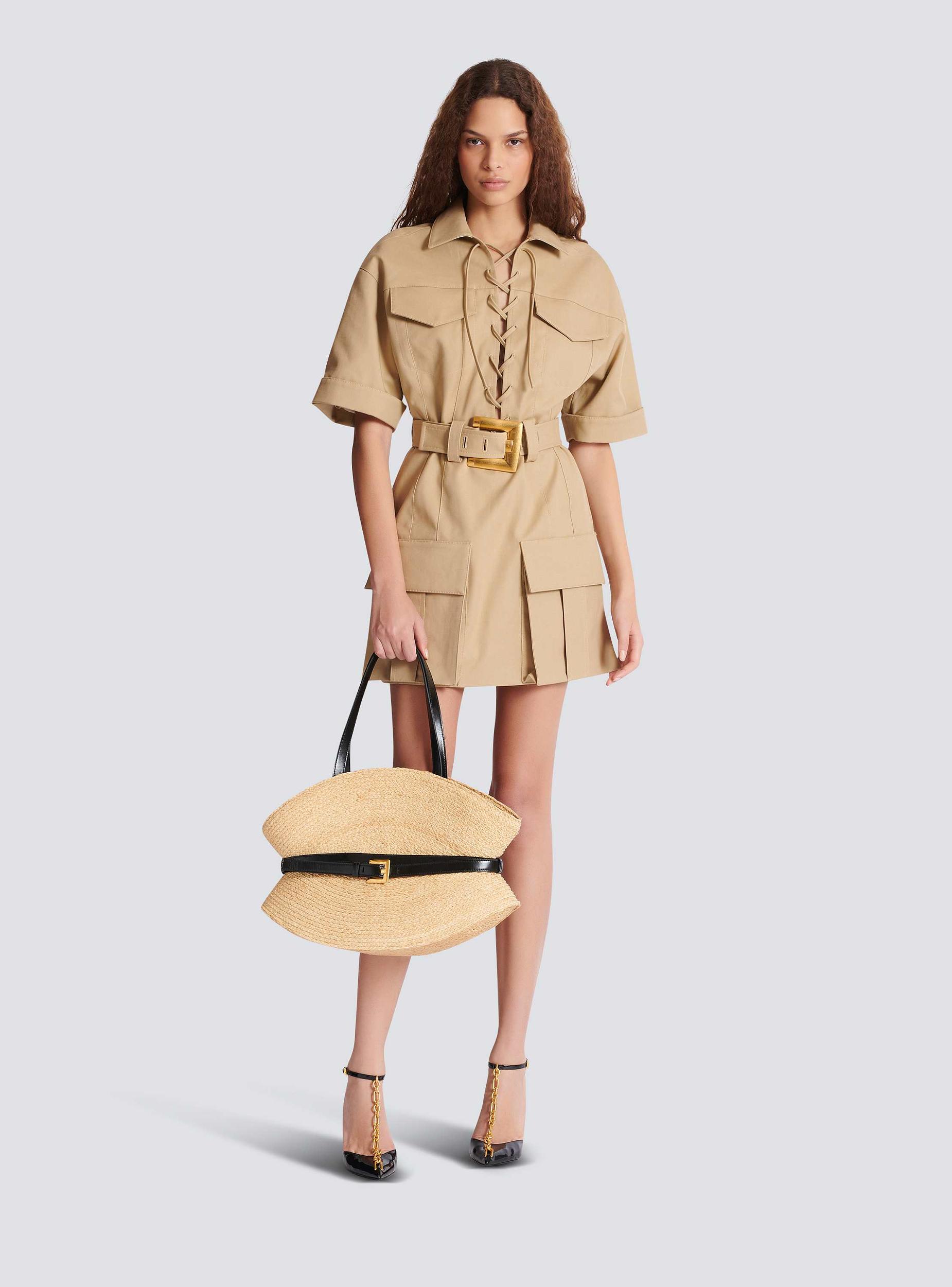 Shuffle Medium bag in raffia Product Image