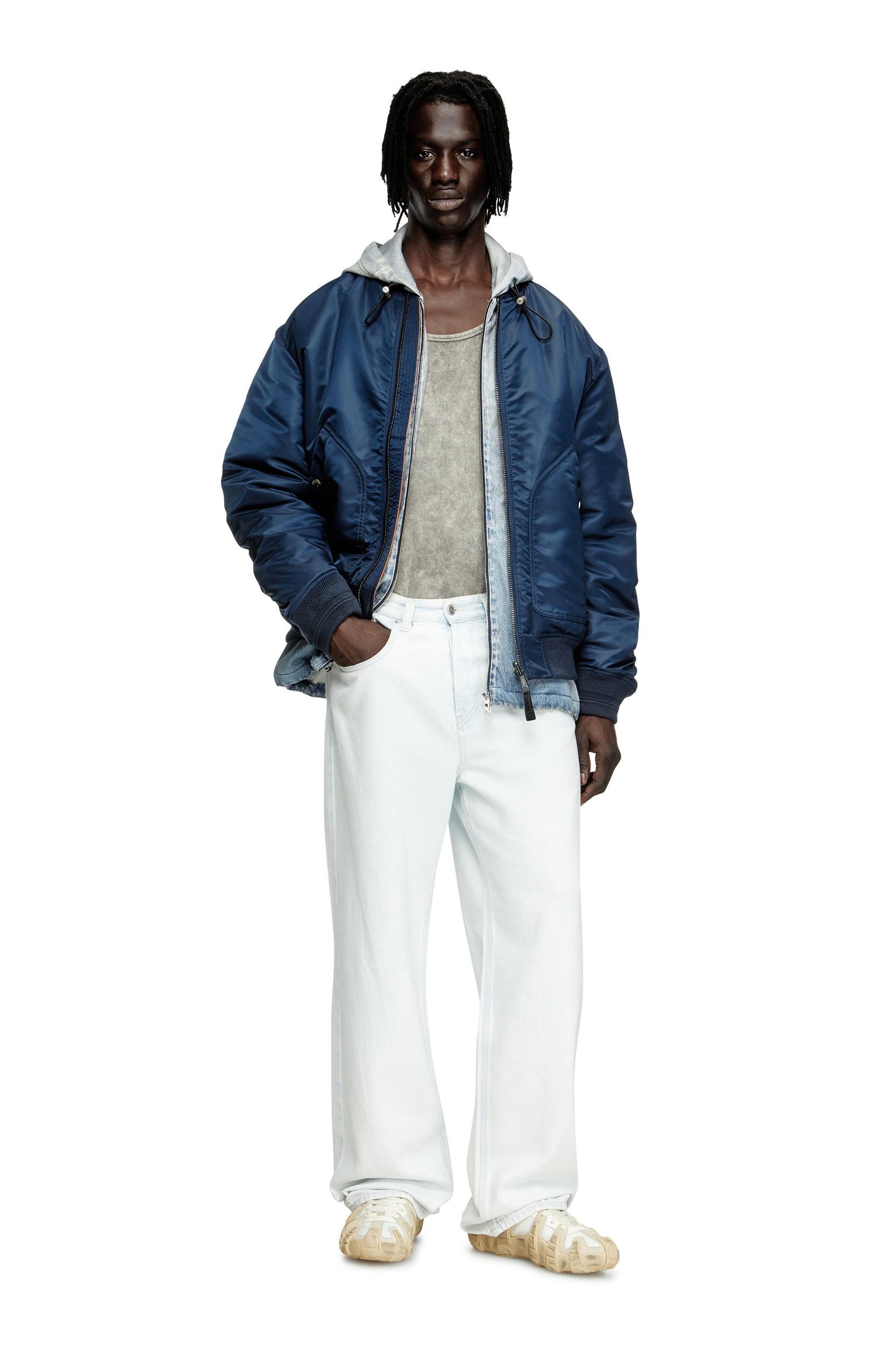 Relaxed Jeans 2001 D-Macro 09M08 Product Image