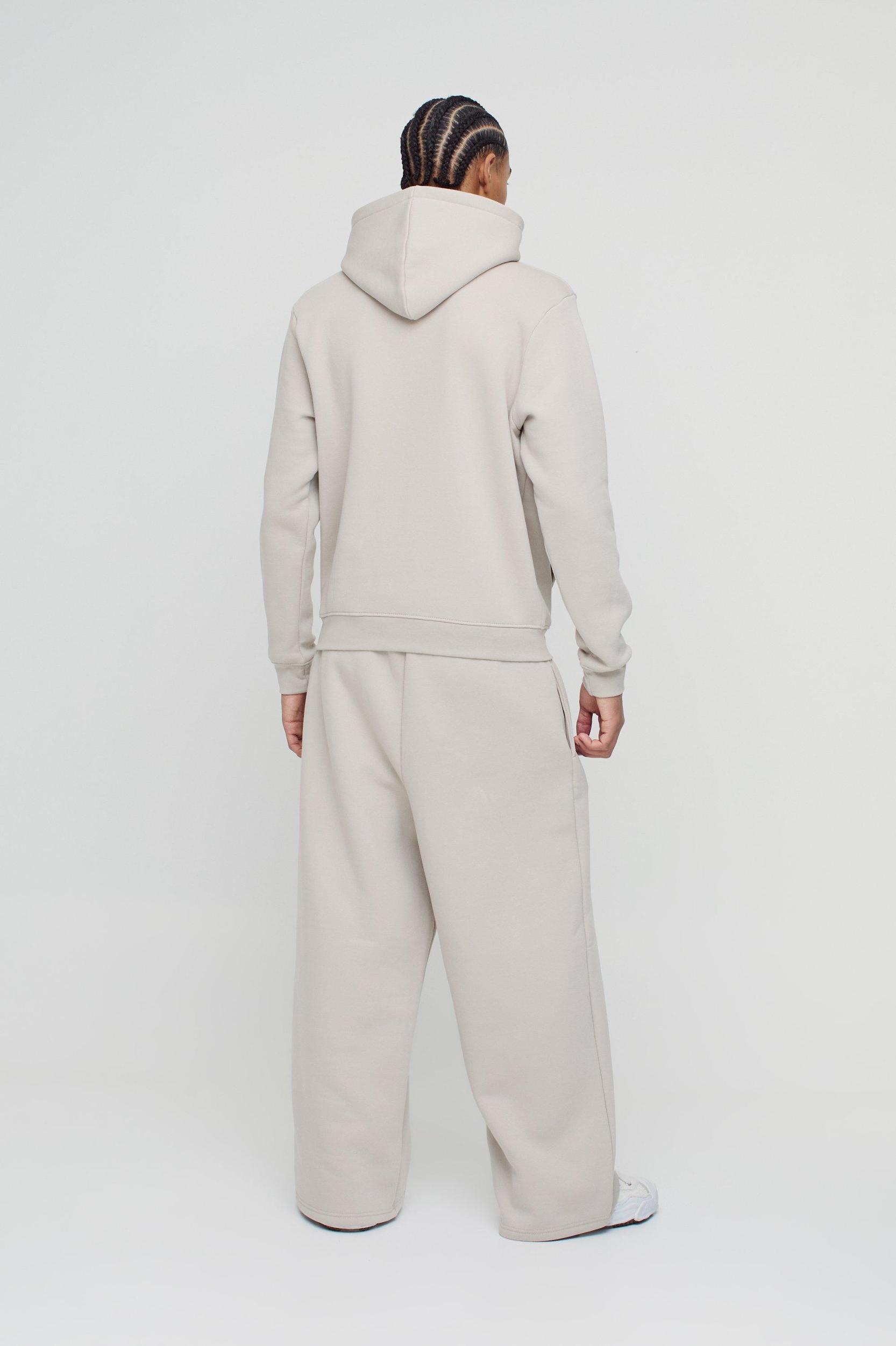 330GSM Basic Regular Fit Over The Head Hoodie | boohooMAN USA Product Image