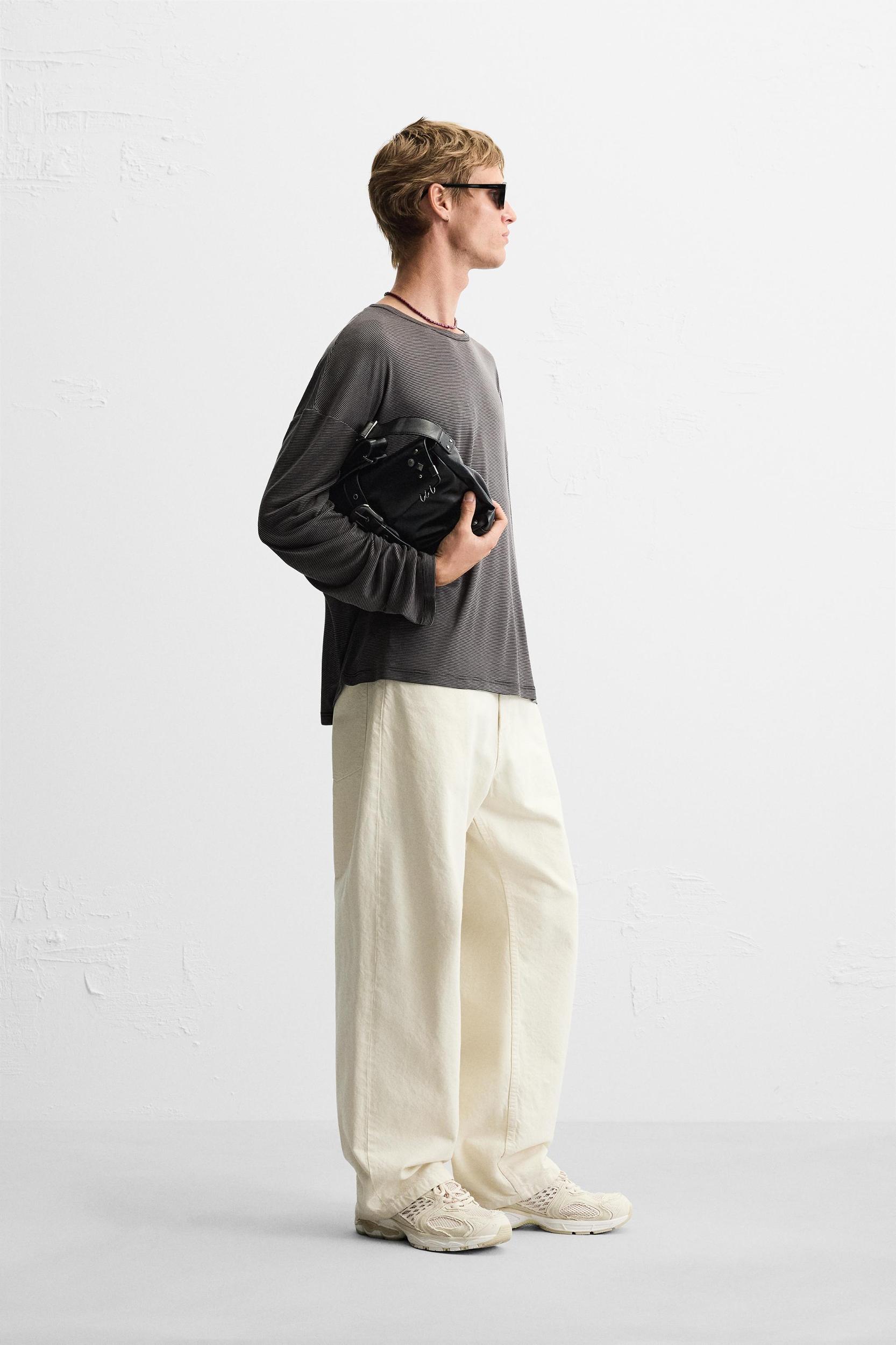 STRIPED T-SHIRT Product Image