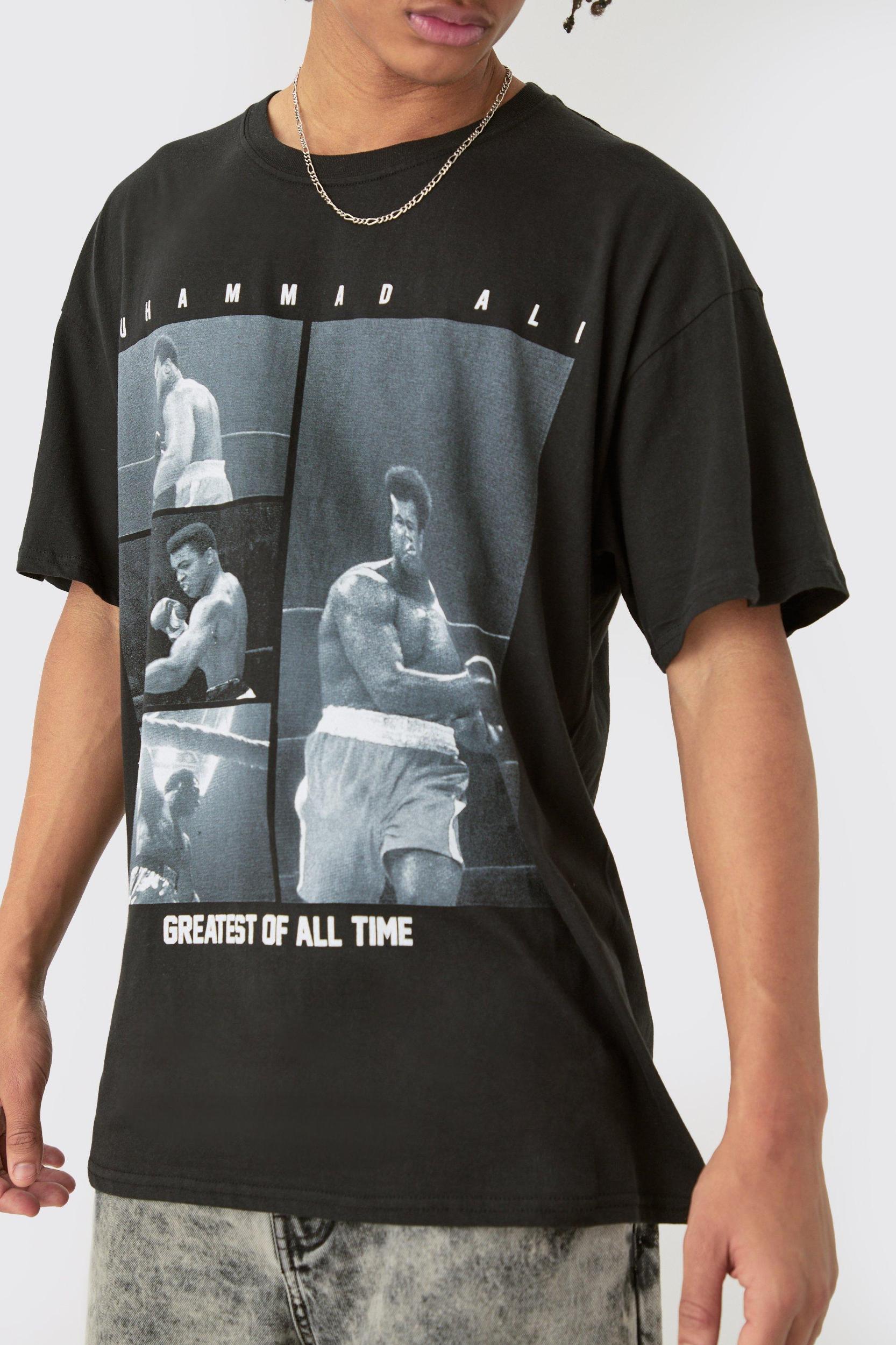 Oversized Muhammad Ali License T-shirt | boohooMAN USA Product Image