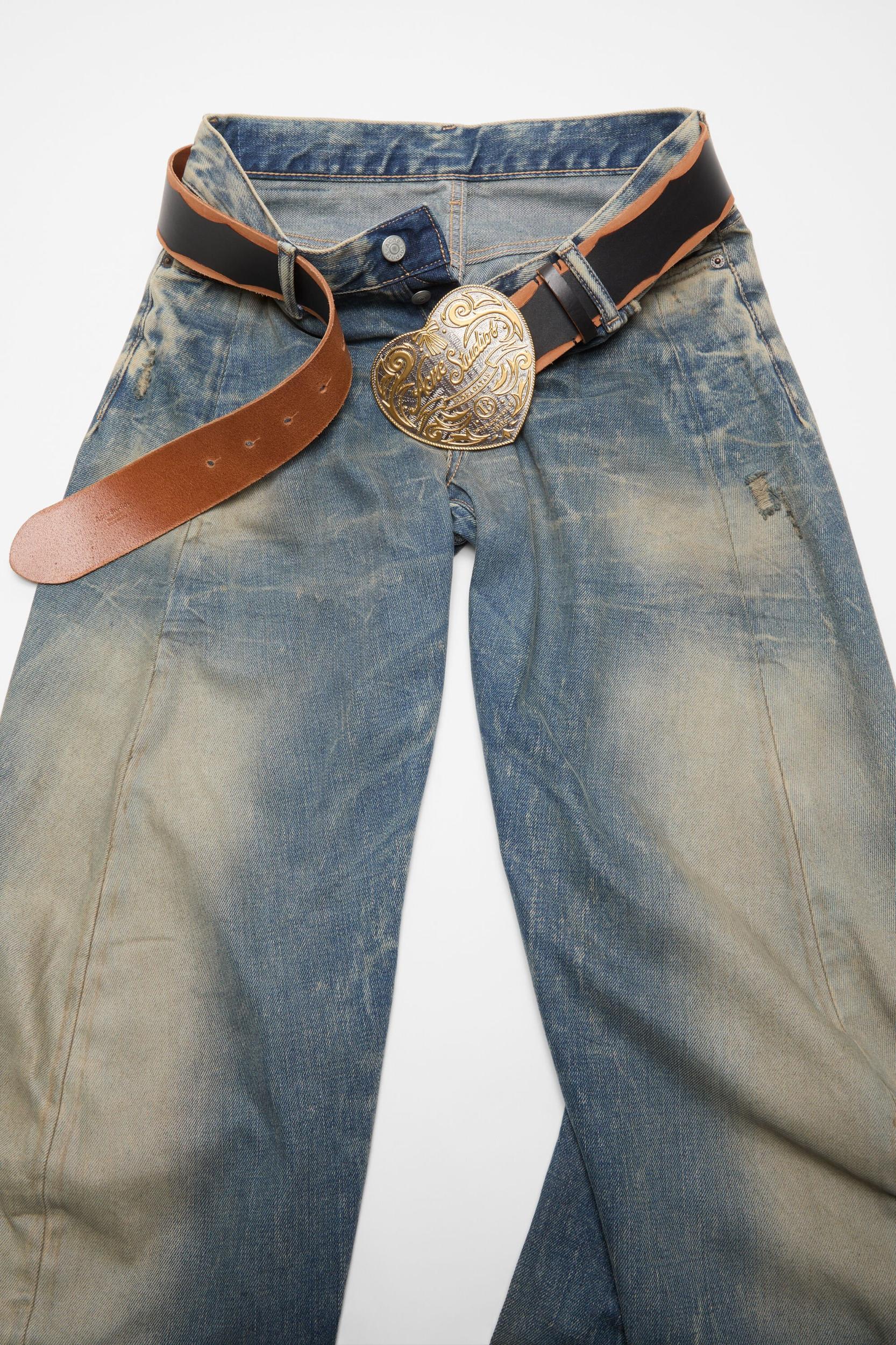 Heart logo buckle belt Product Image