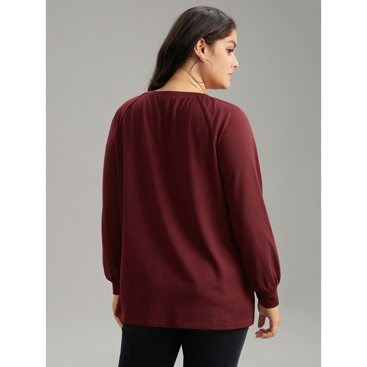 Plus Size Feather Print Crew Neck Raglan Sleeve Sweatshirt Women Scarlet Casual Printed Dailywear Sweatshirts BloomChic 30/6X Product Image