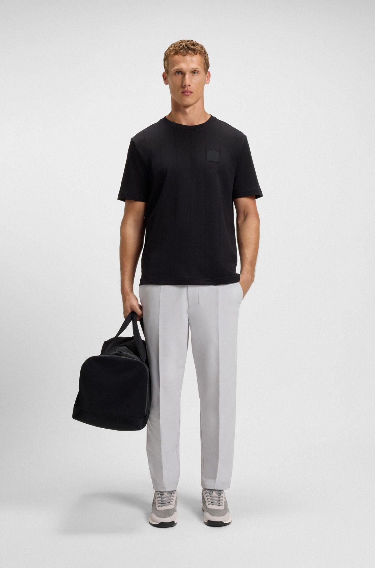 T-shirt with drop-needle stitching Product Image