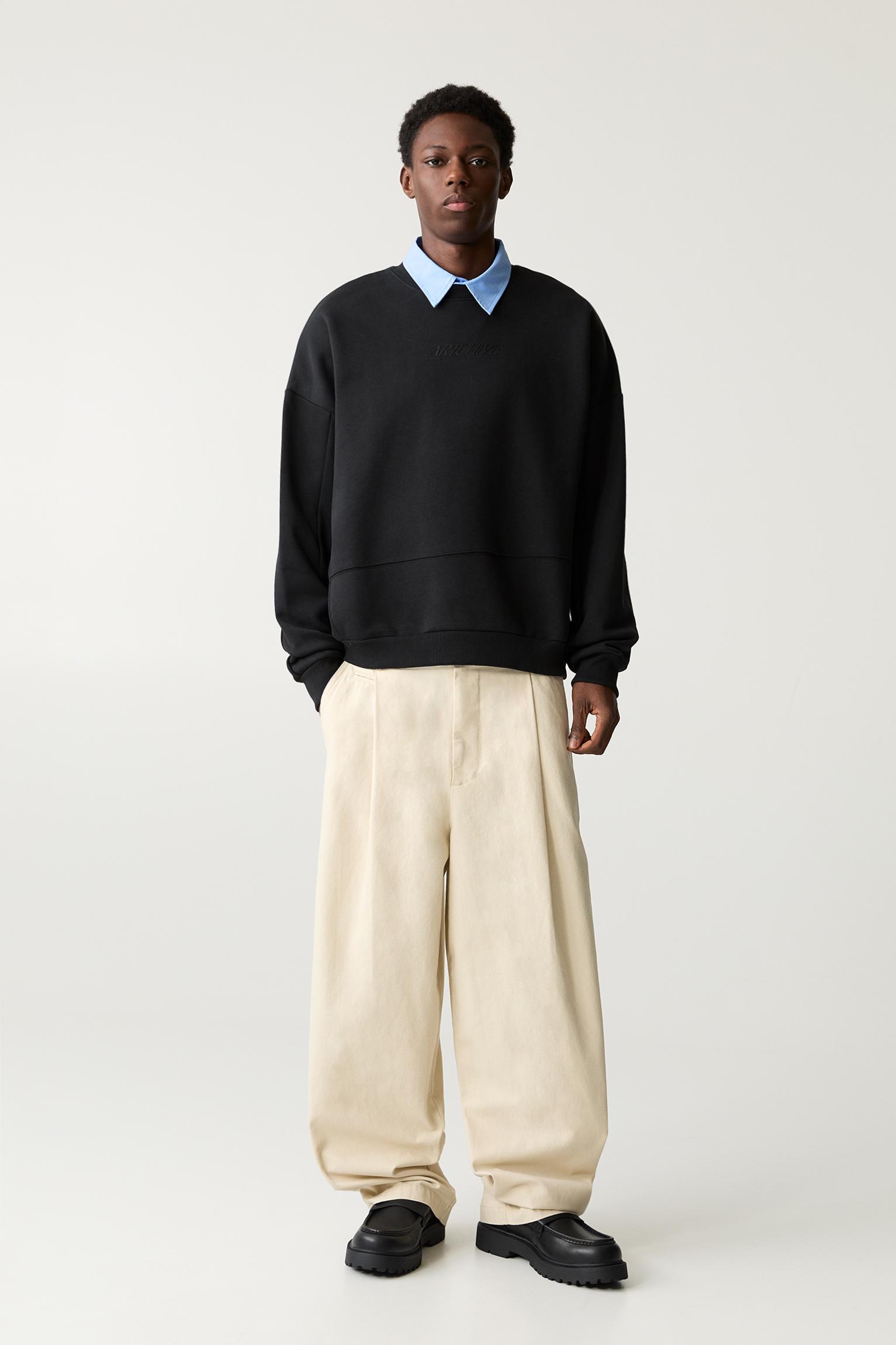 Sweatshirt with seam details Product Image