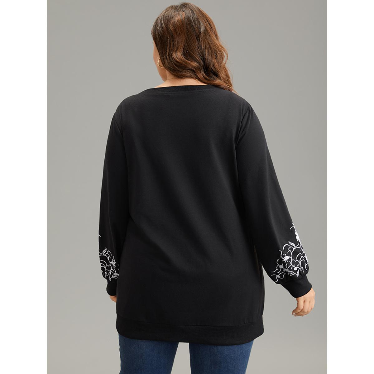 Plus Size Floral Embroidered Pocket Elastic Cuffs Sweatshirt Women Black Elegant Rib Knit Round Neck Dailywear Sweatshirts BloomChic 12/L Product Image