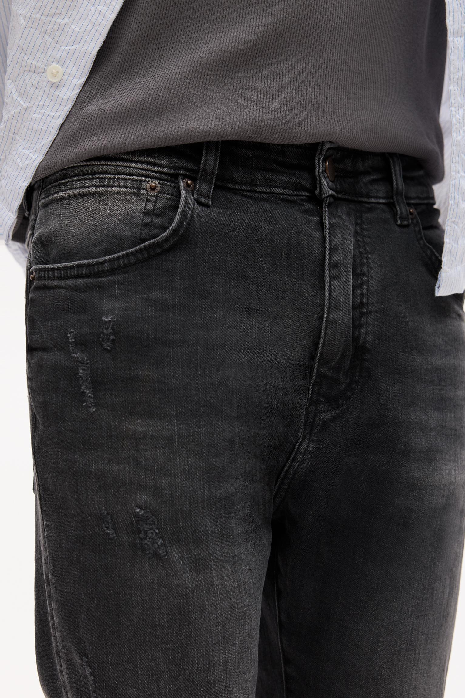 Ripped carrot fit jeans Product Image