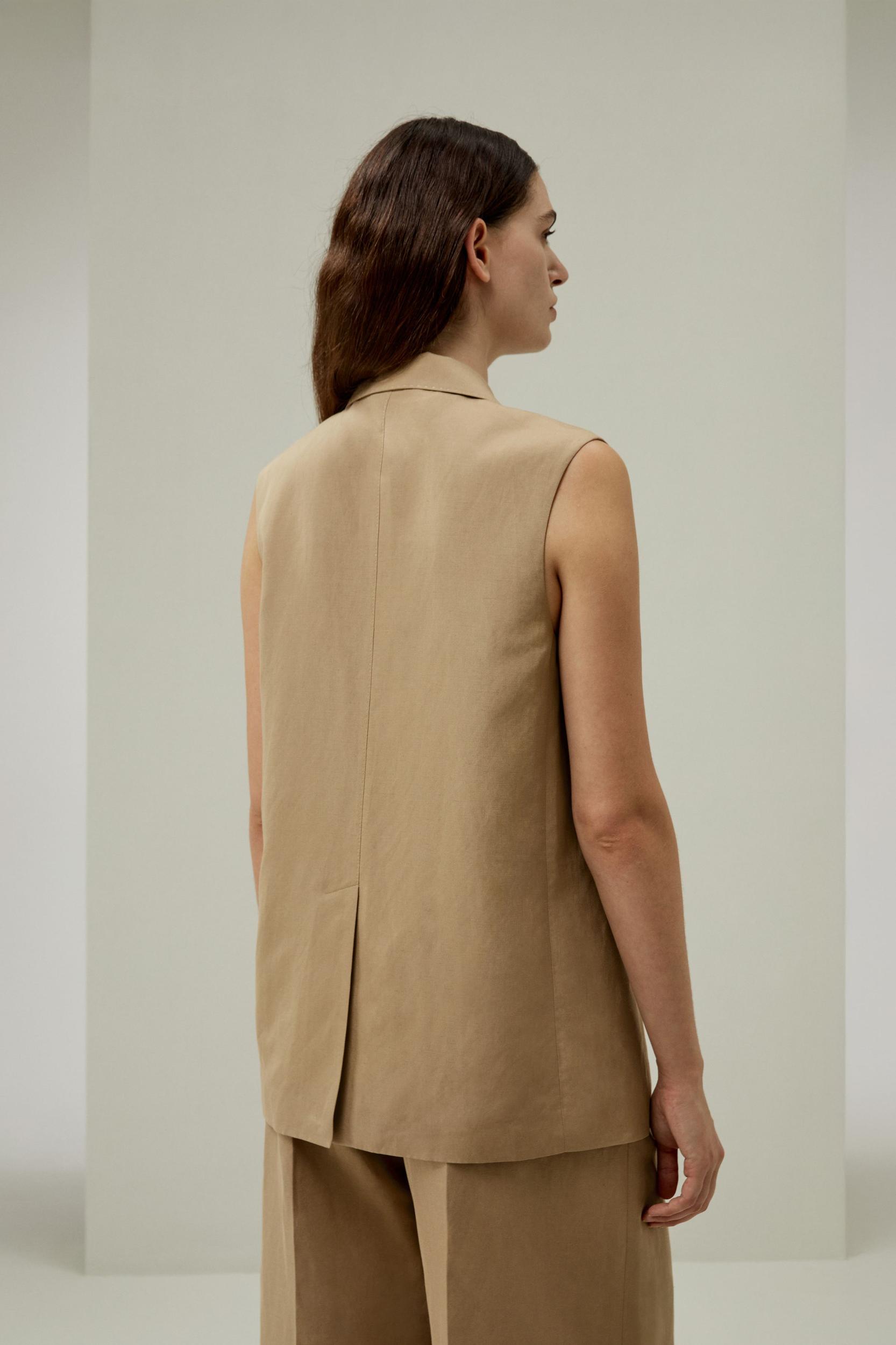 Single Button Sleeveless Lapel Blazer Product Image