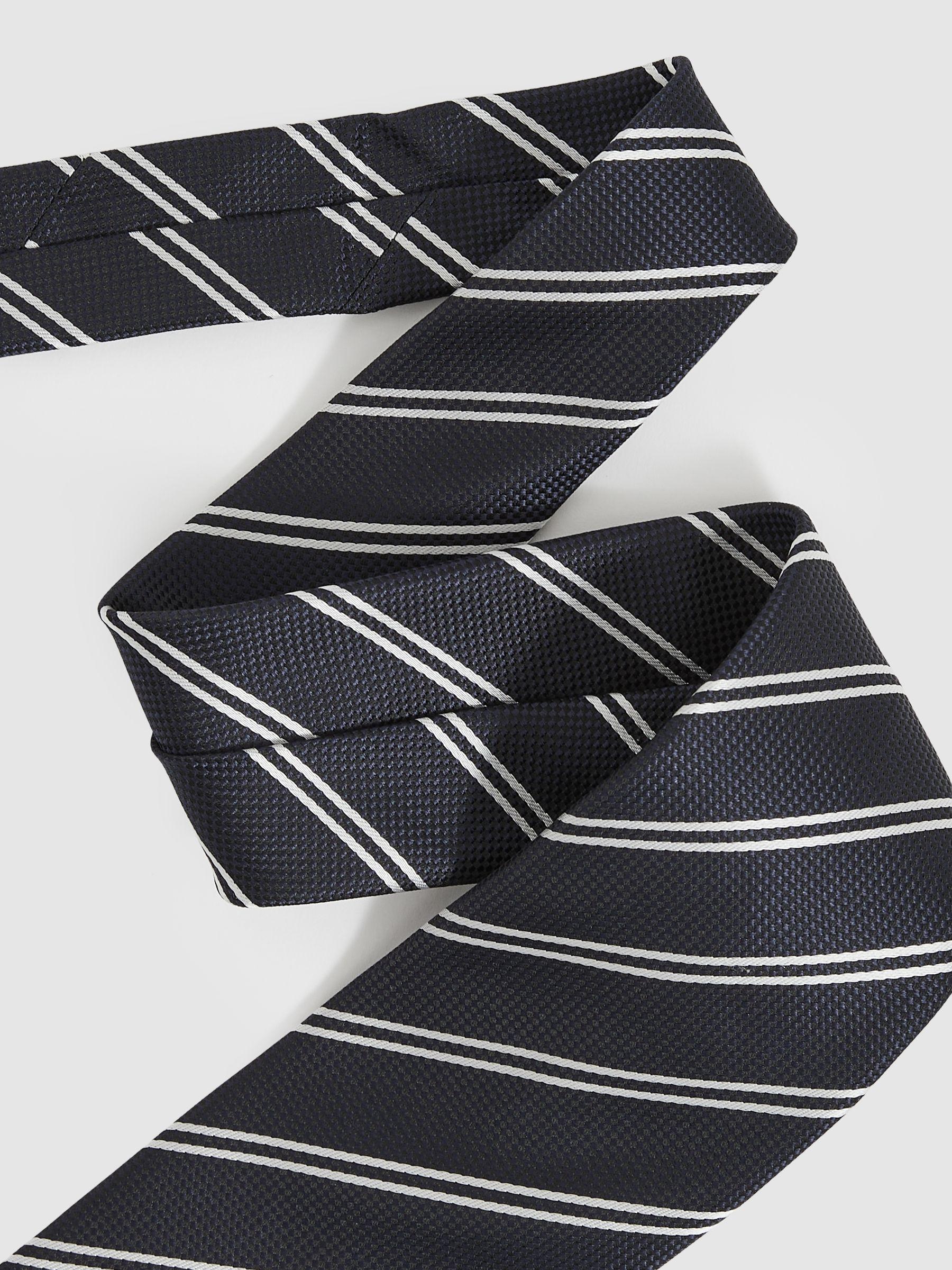 Silk Blend Stripe Tie in Navy Product Image