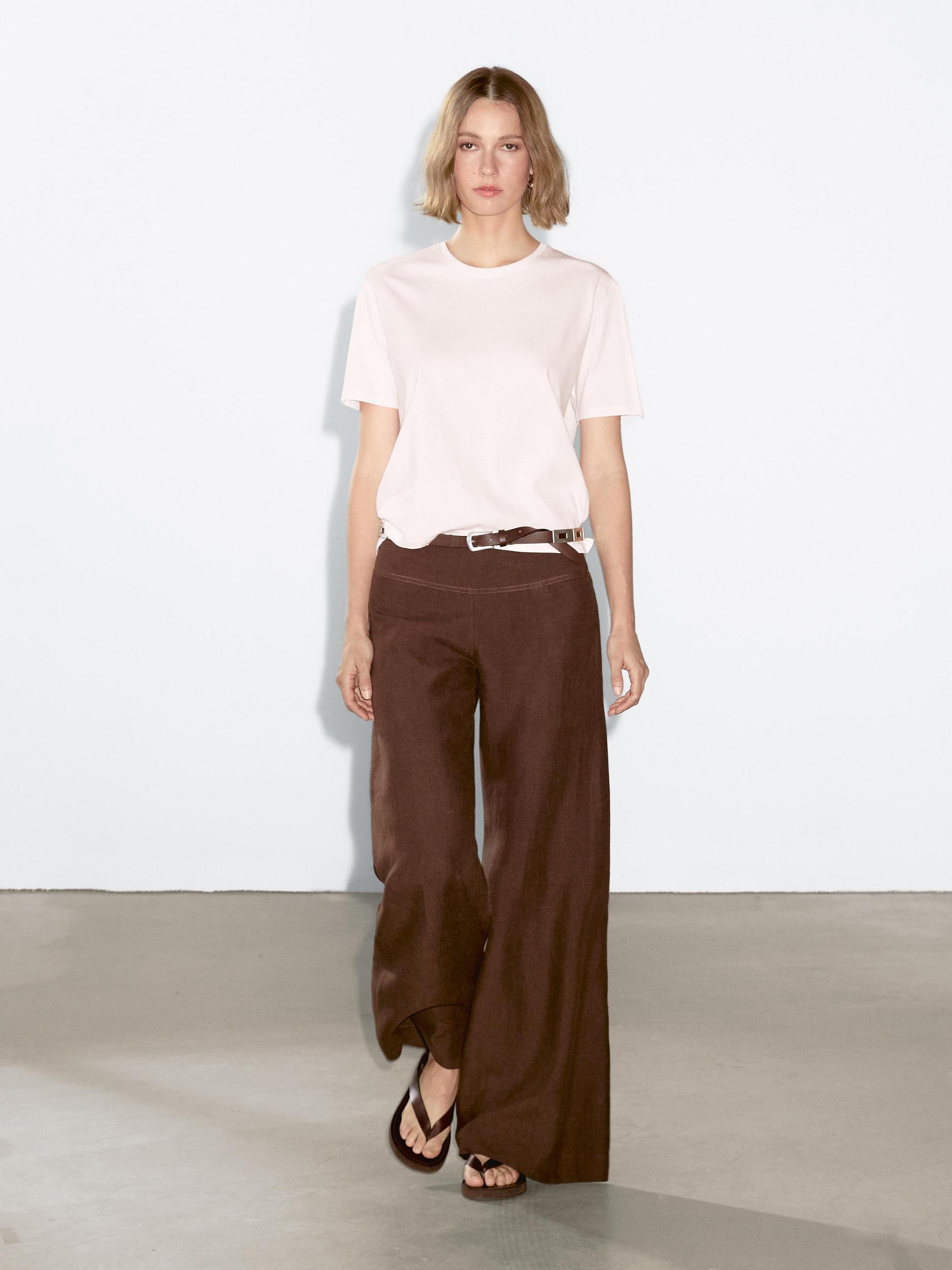 100% cotton lightweight T-shirt Product Image