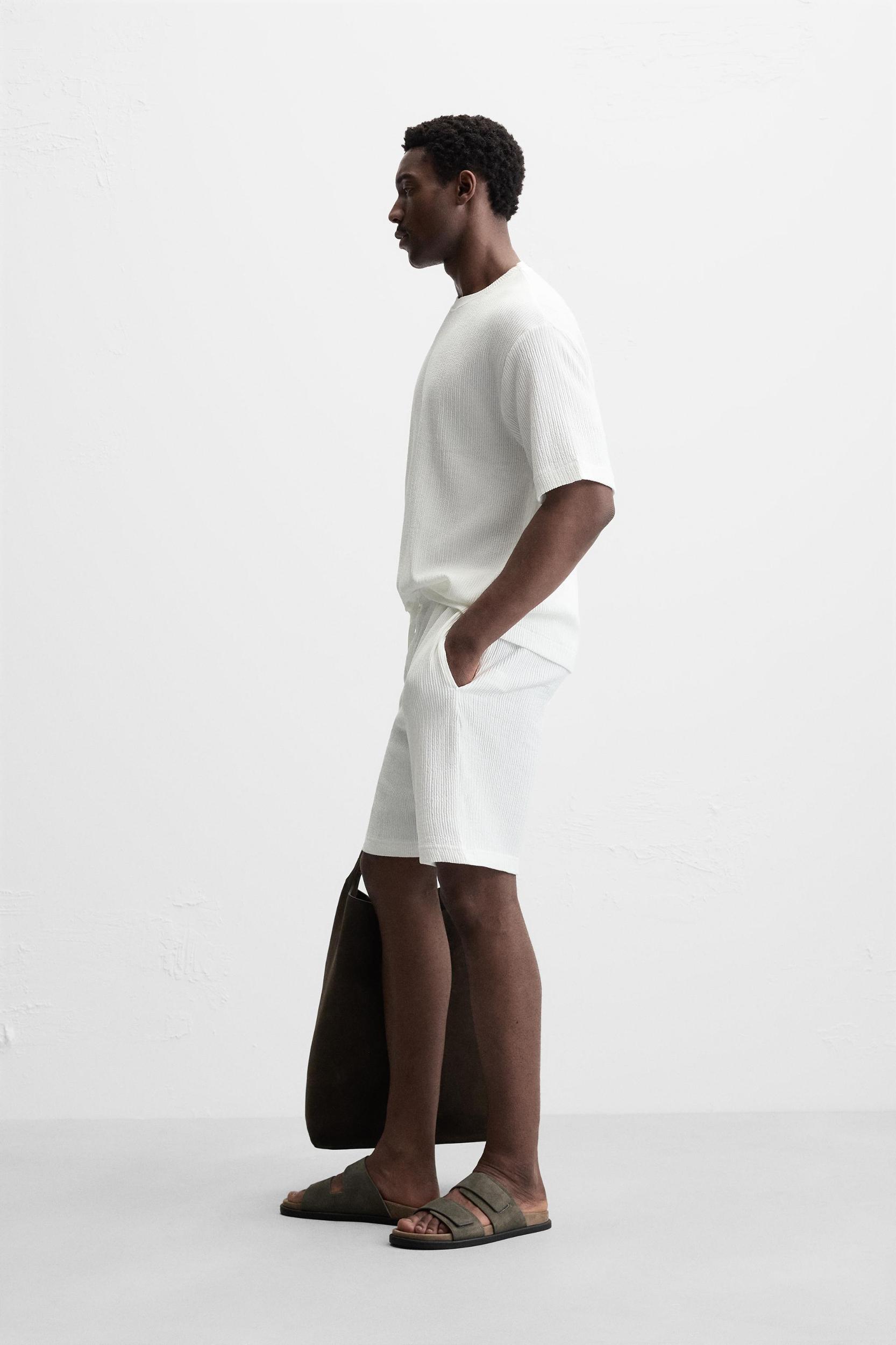 TEXTURED JACQUARD T-SHIRT Product Image