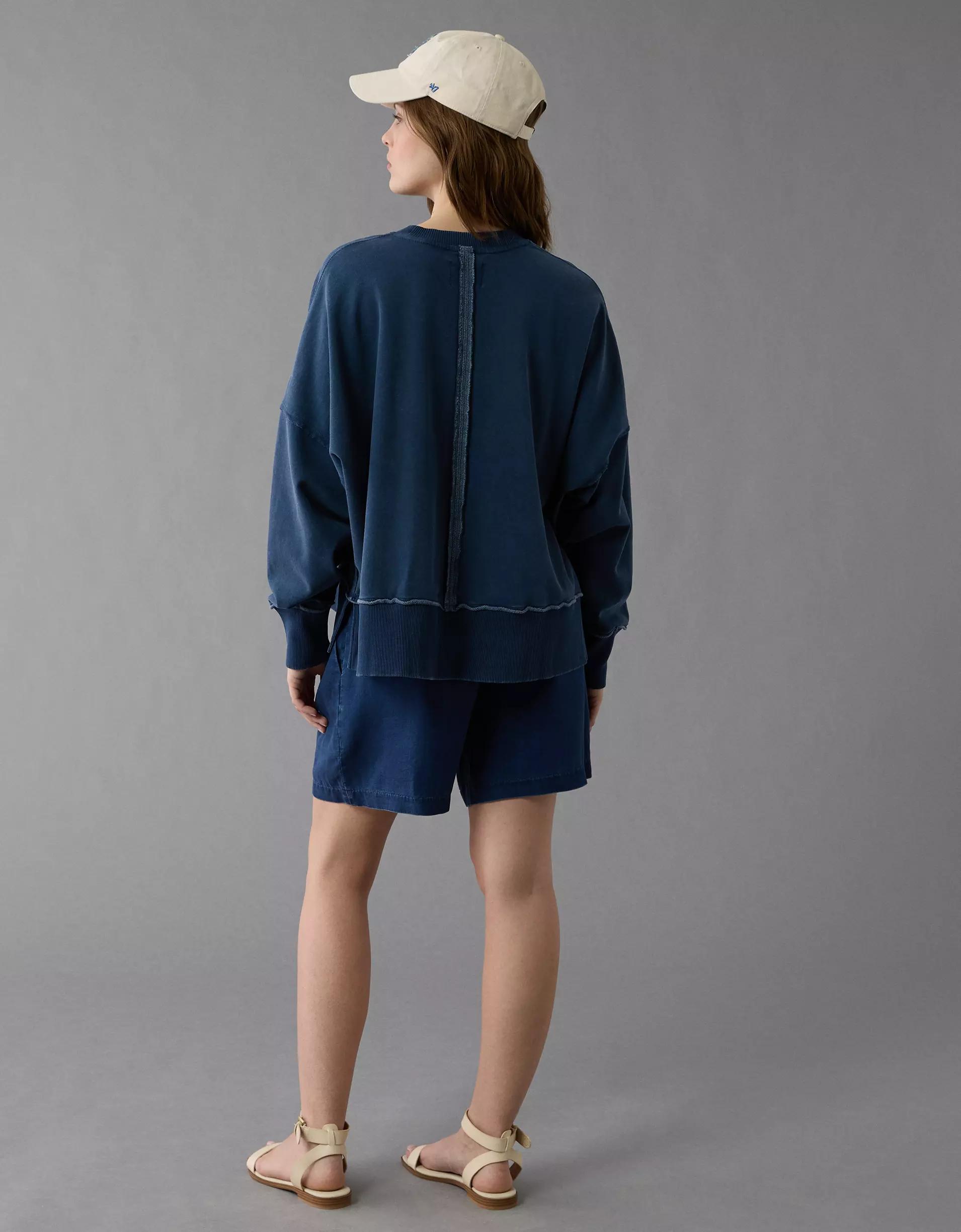 AE Big Hug Destination Graphic Crew Neck Sweatshirt Product Image