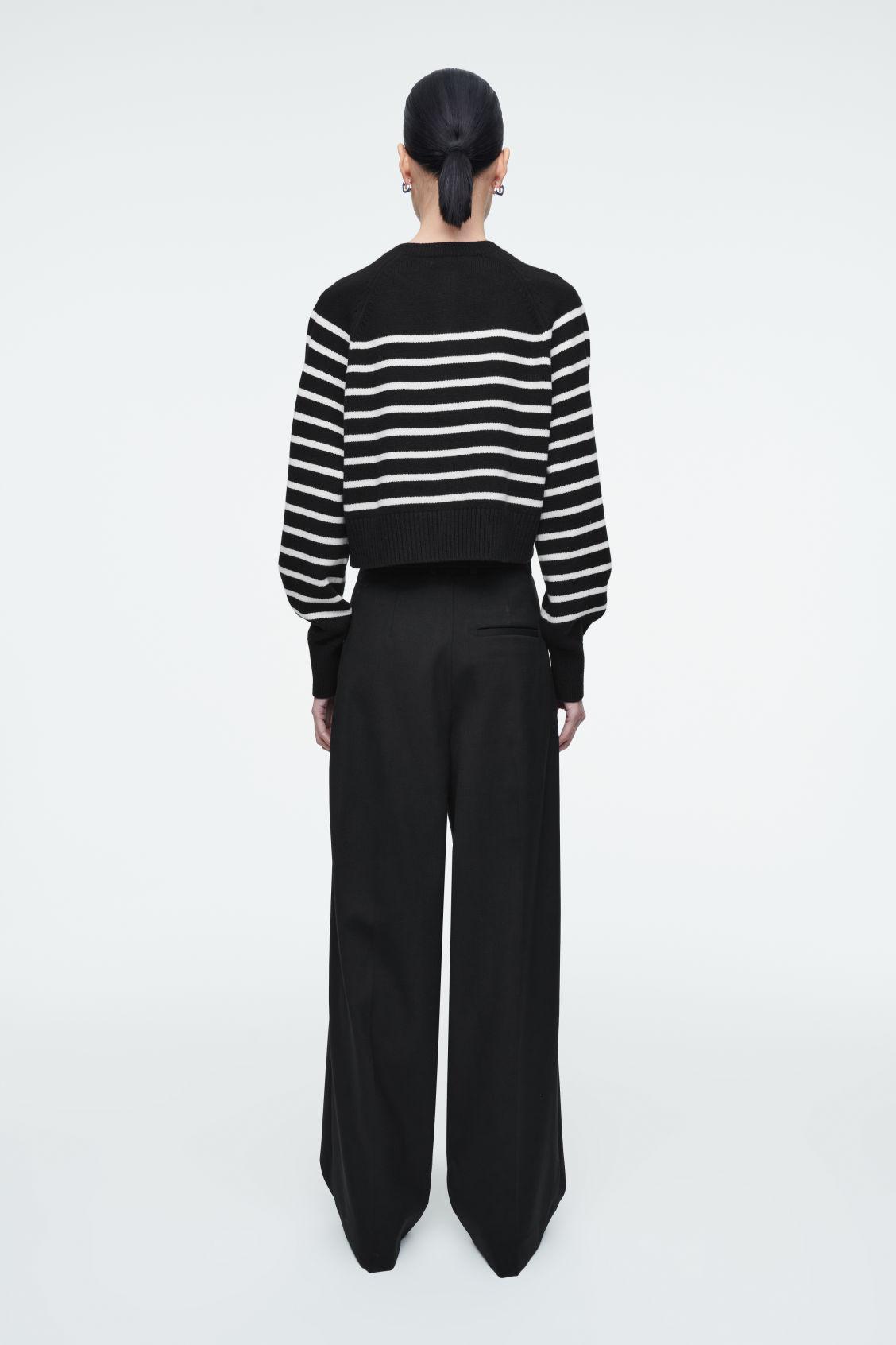 CROPPED WOOL CARDIGAN Product Image