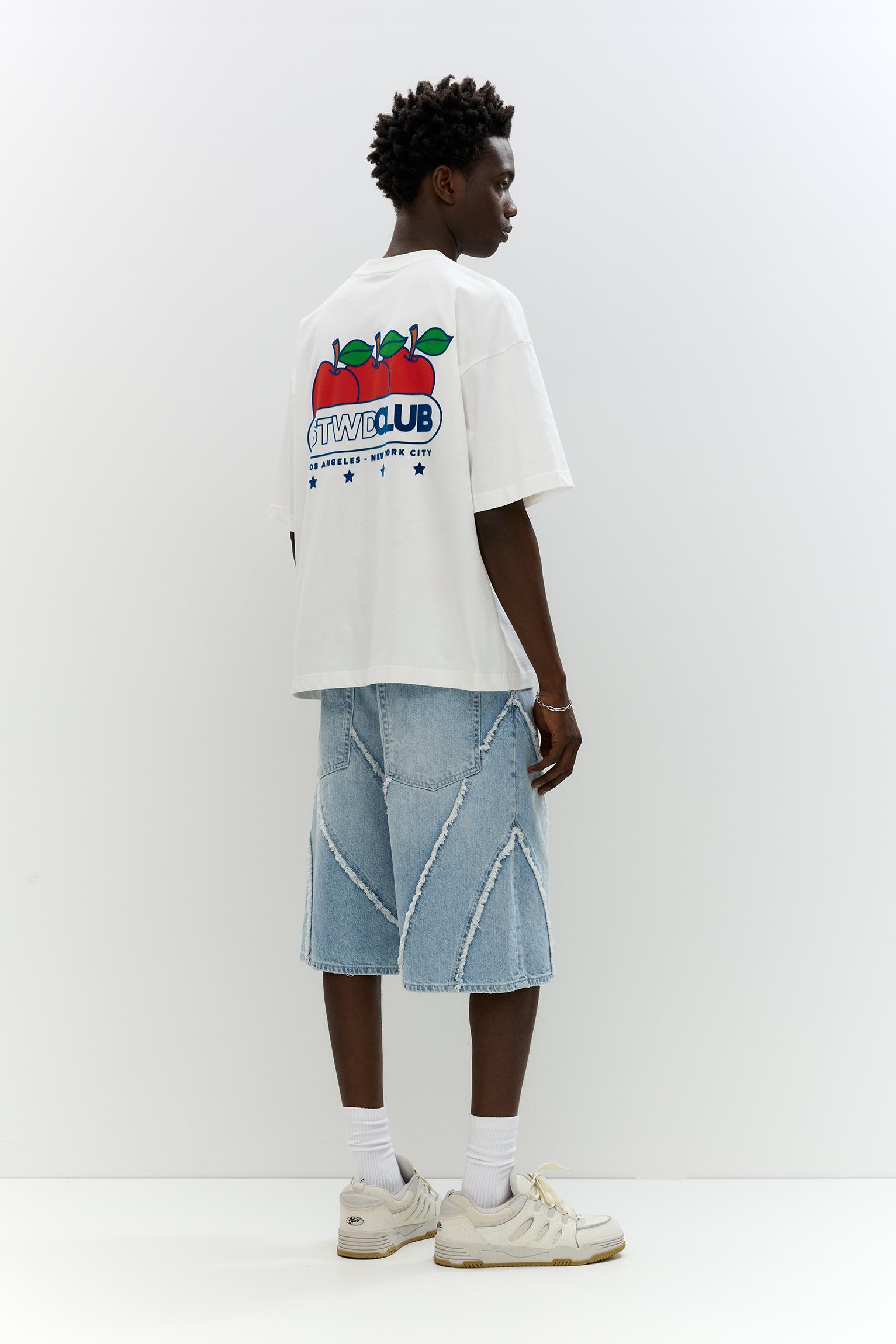 STWD T-shirt with an apple graphic Product Image