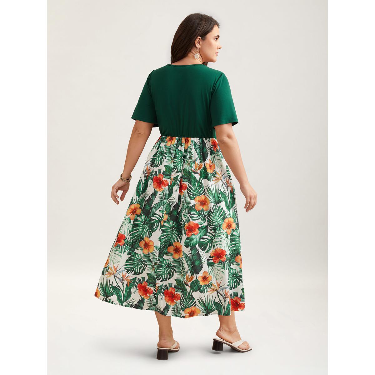 Plus Size Blooming Flowers Panelled Pockets Midi Dress DarkGreen Women Resort Patchwork Round Neck Short sleeve Curvy BloomChic 28/5X Product Image