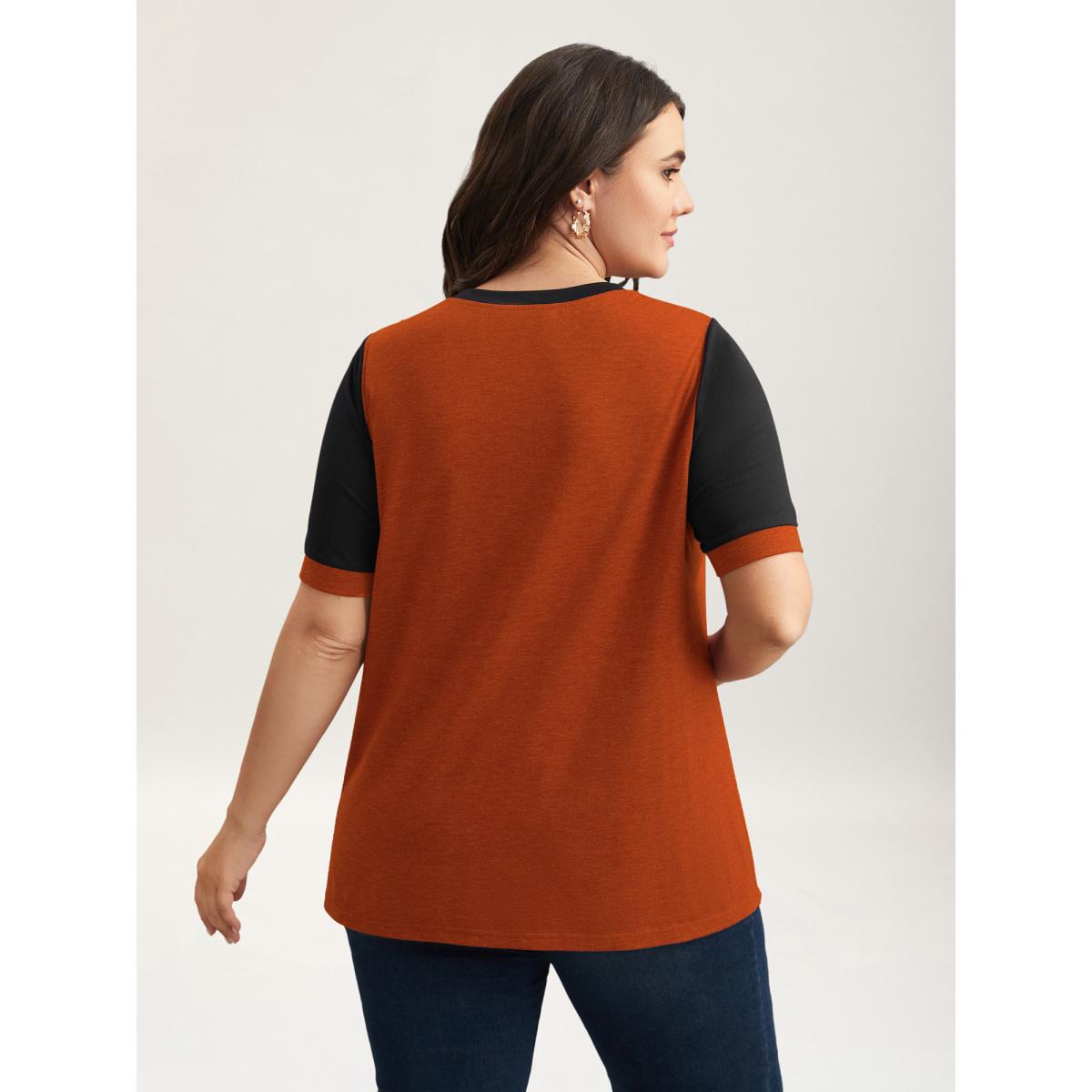 Plus Size Stretchy Scalloped Lace Color Contrast T-Shirt Aegean Women Timeless Contrast Round Neck Elegant T-shirts BloomChic 26/4X Product Image