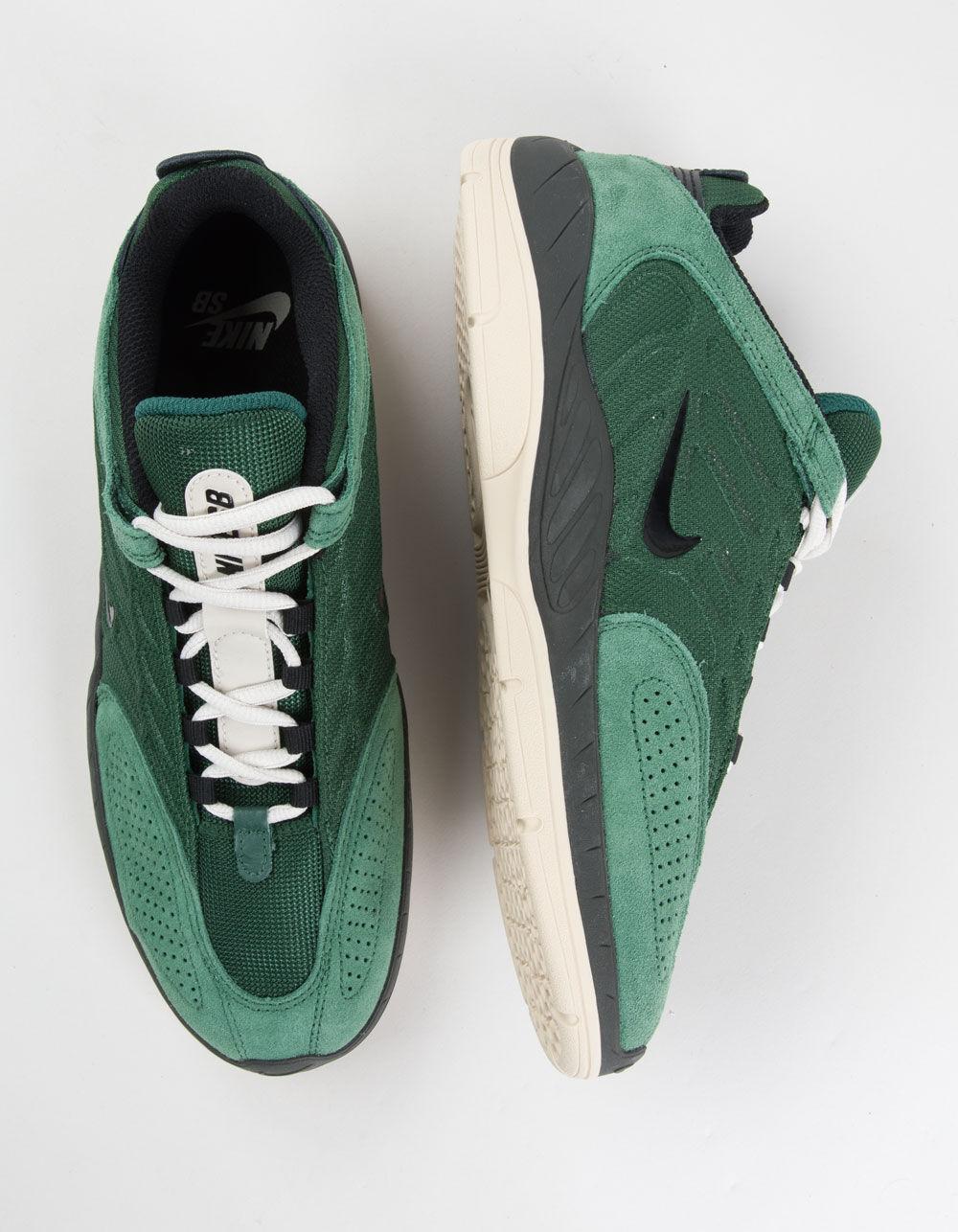 NIKE SB Vertebrae Skate Shoes - EMERALD Product Image