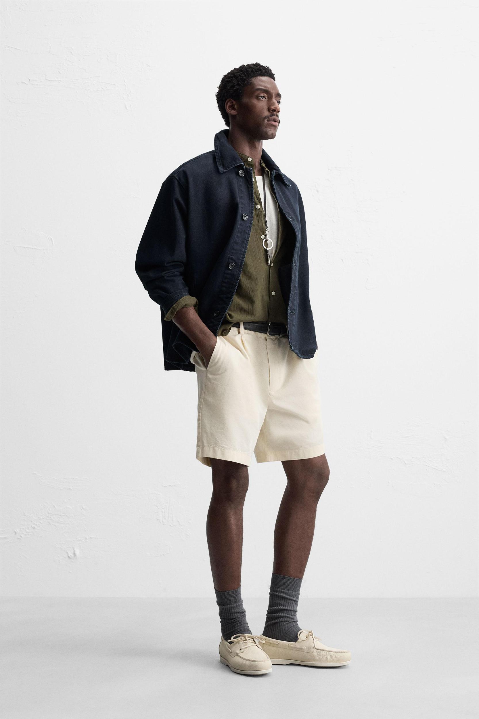 PLEATED REGULAR FIT BERMUDA SHORTS Product Image