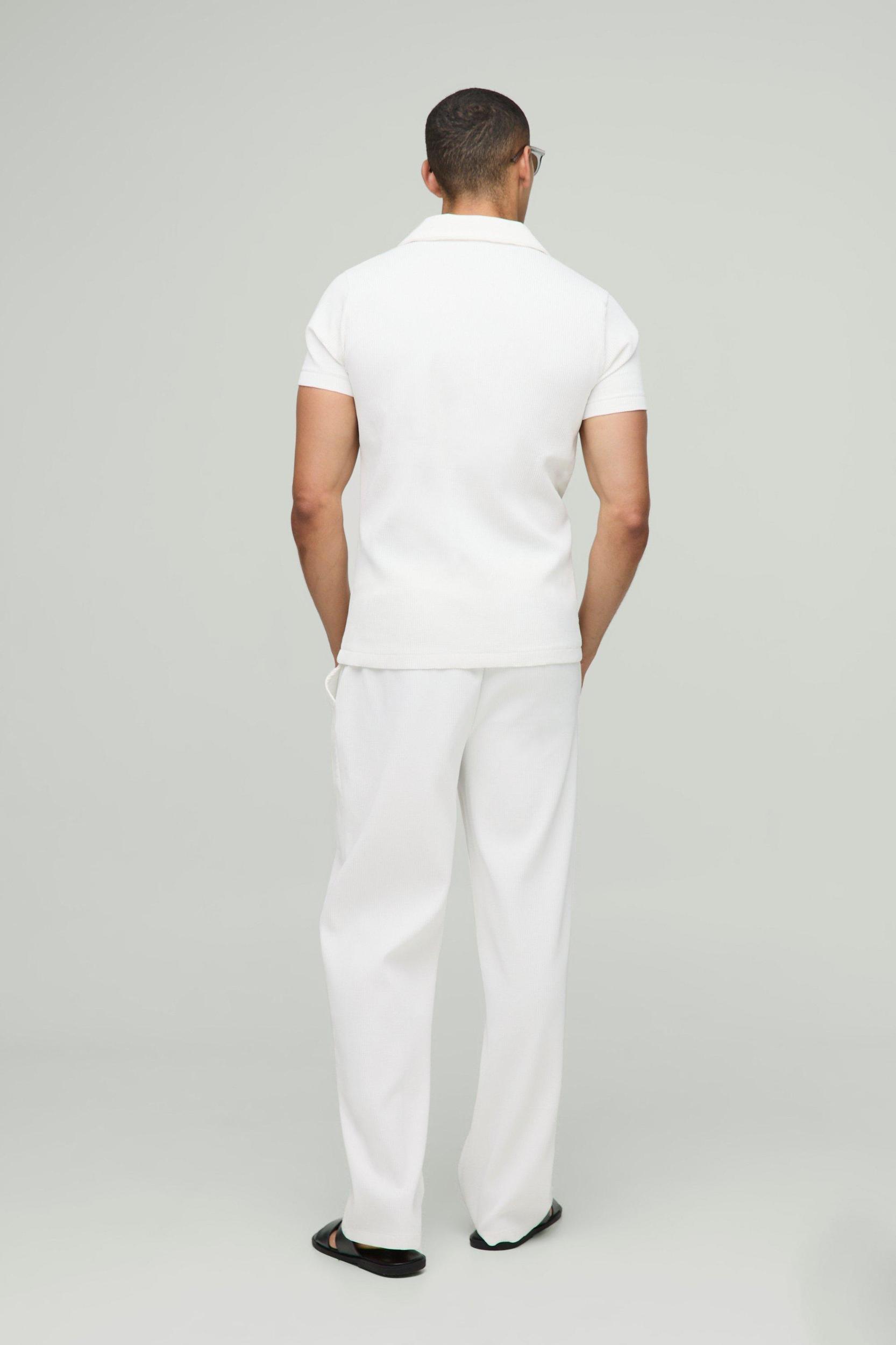 Short Sleeve Revere Stretch Fit Pleated Shirt | boohooMAN USA Product Image