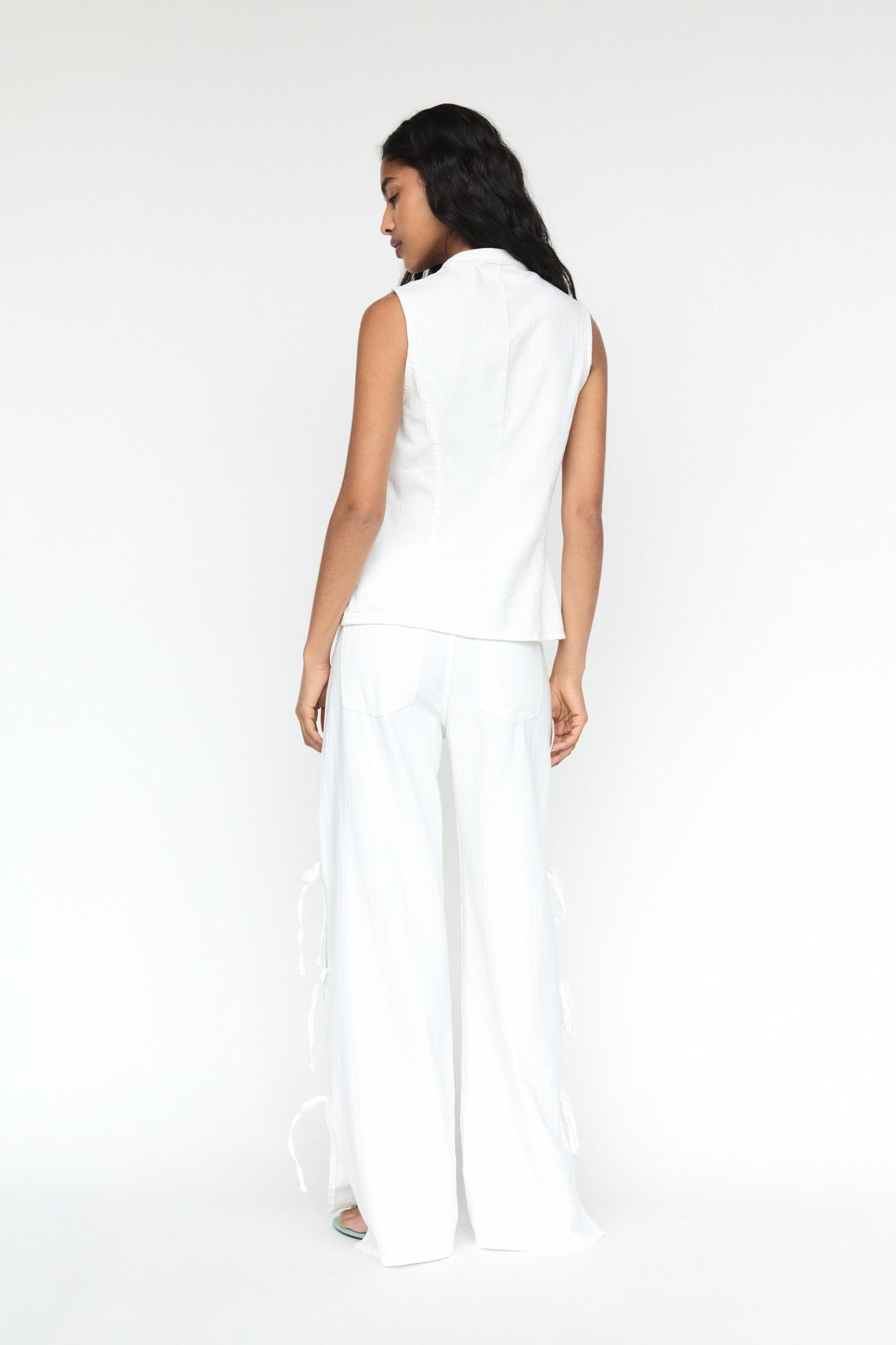 Blouse with tie fastening Product Image