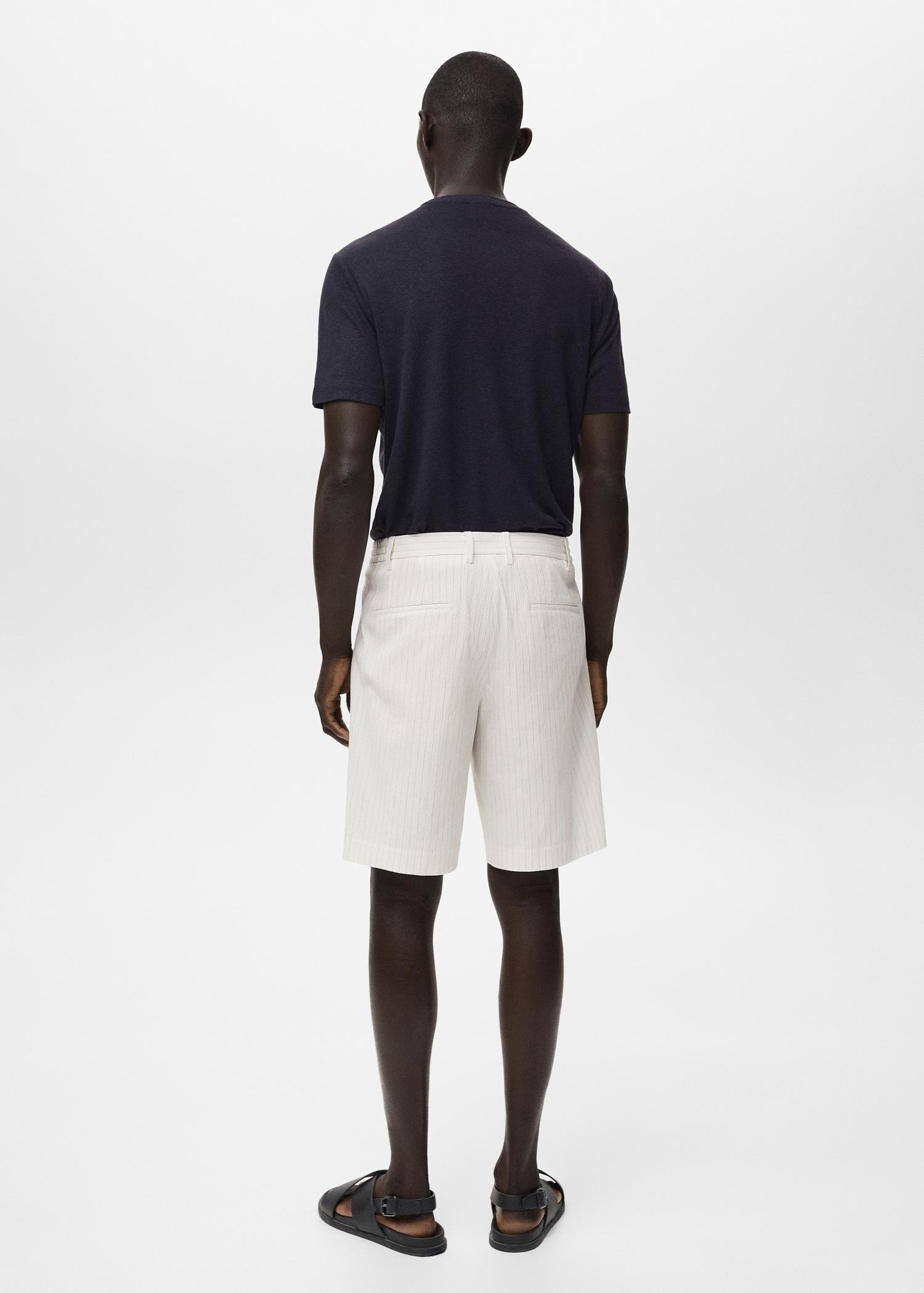 Slim-fit chino cotton bermuda shorts - Men | MANGO USA Product Image