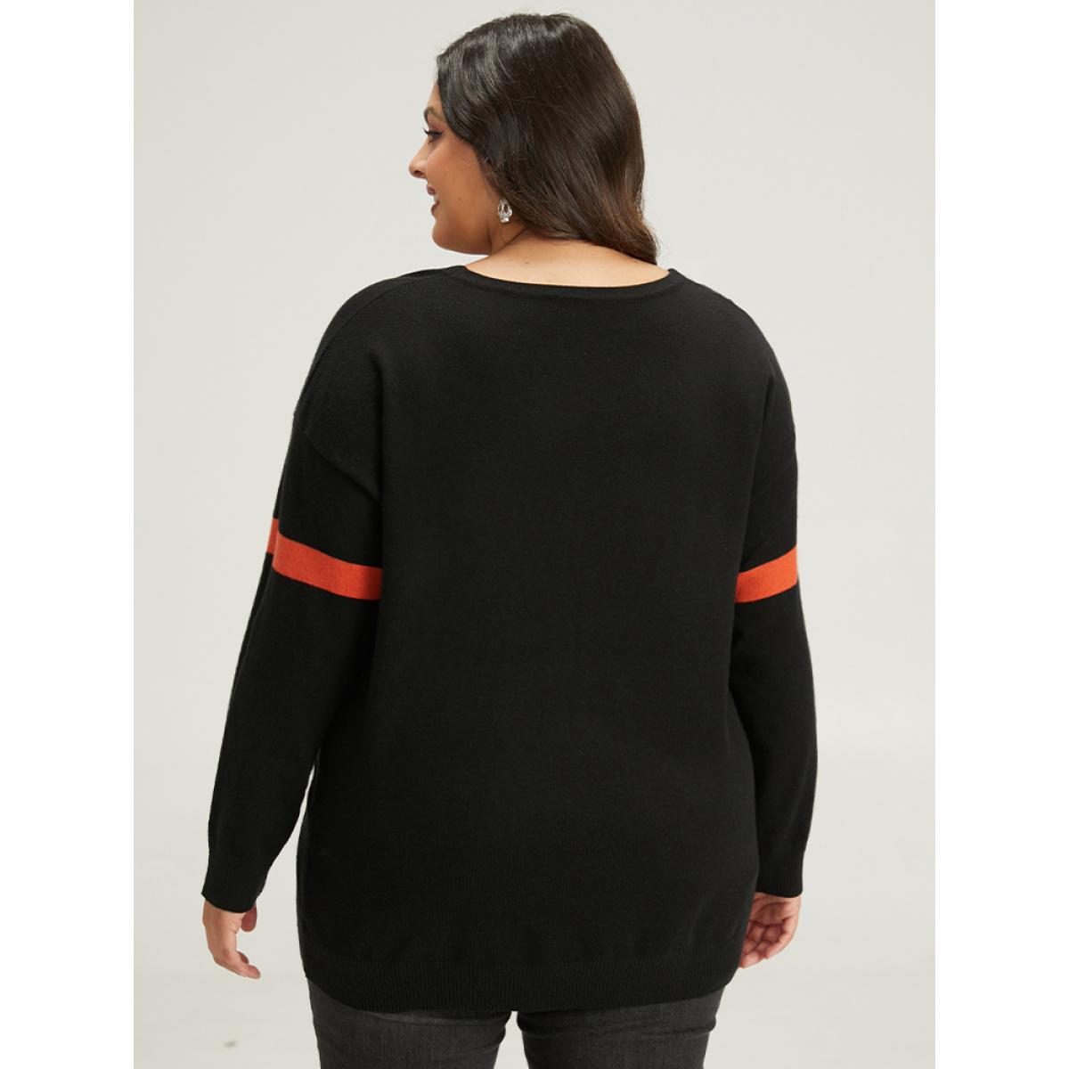Plus Size Anti-Pilling Halloween Graphic Pullover Black Women Casual Loose Long Sleeve V-neck Festival-Halloween Pullovers BloomChic 28/5X Product Image
