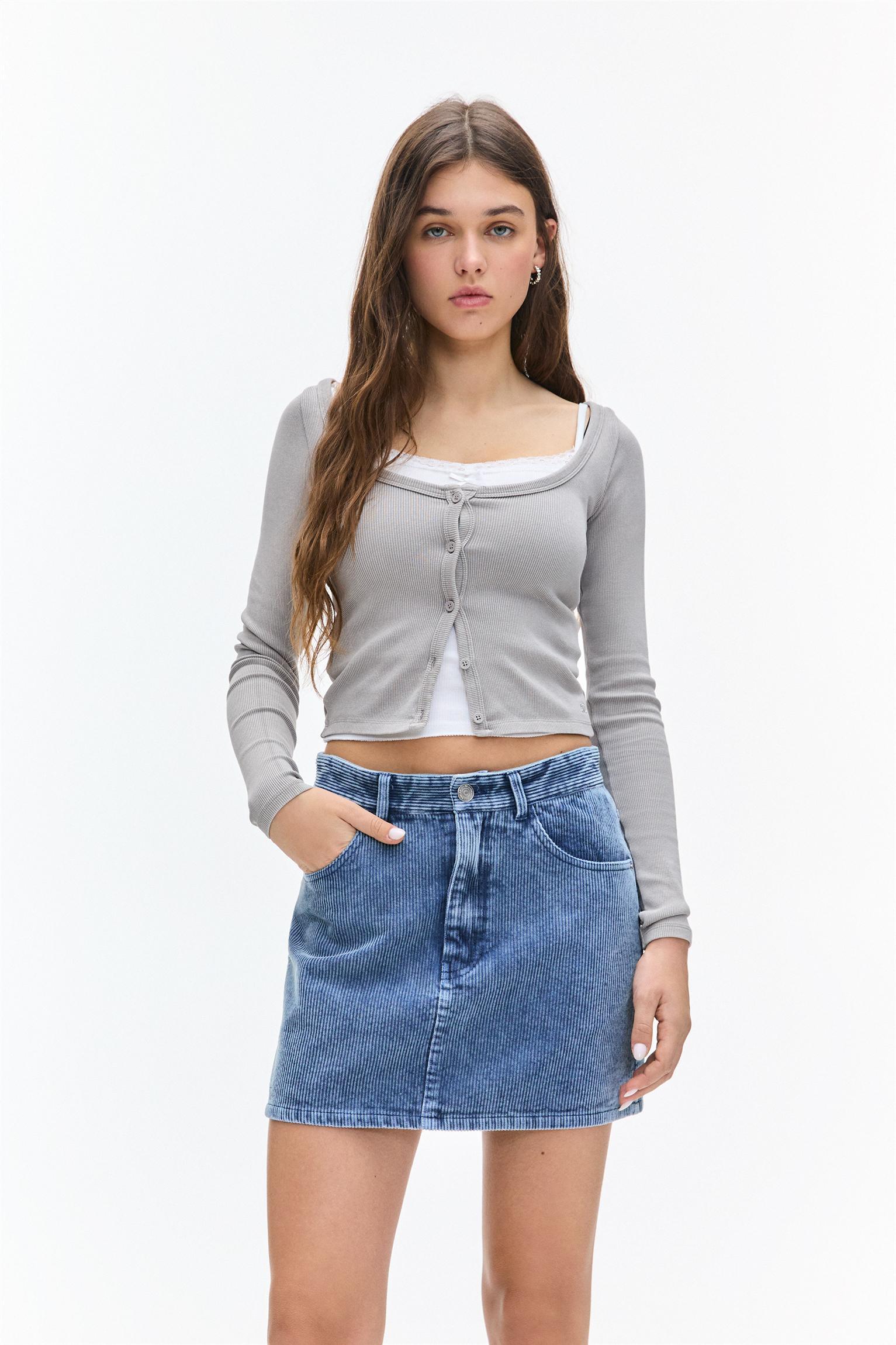 Ribbed T-shirt with buttons Product Image