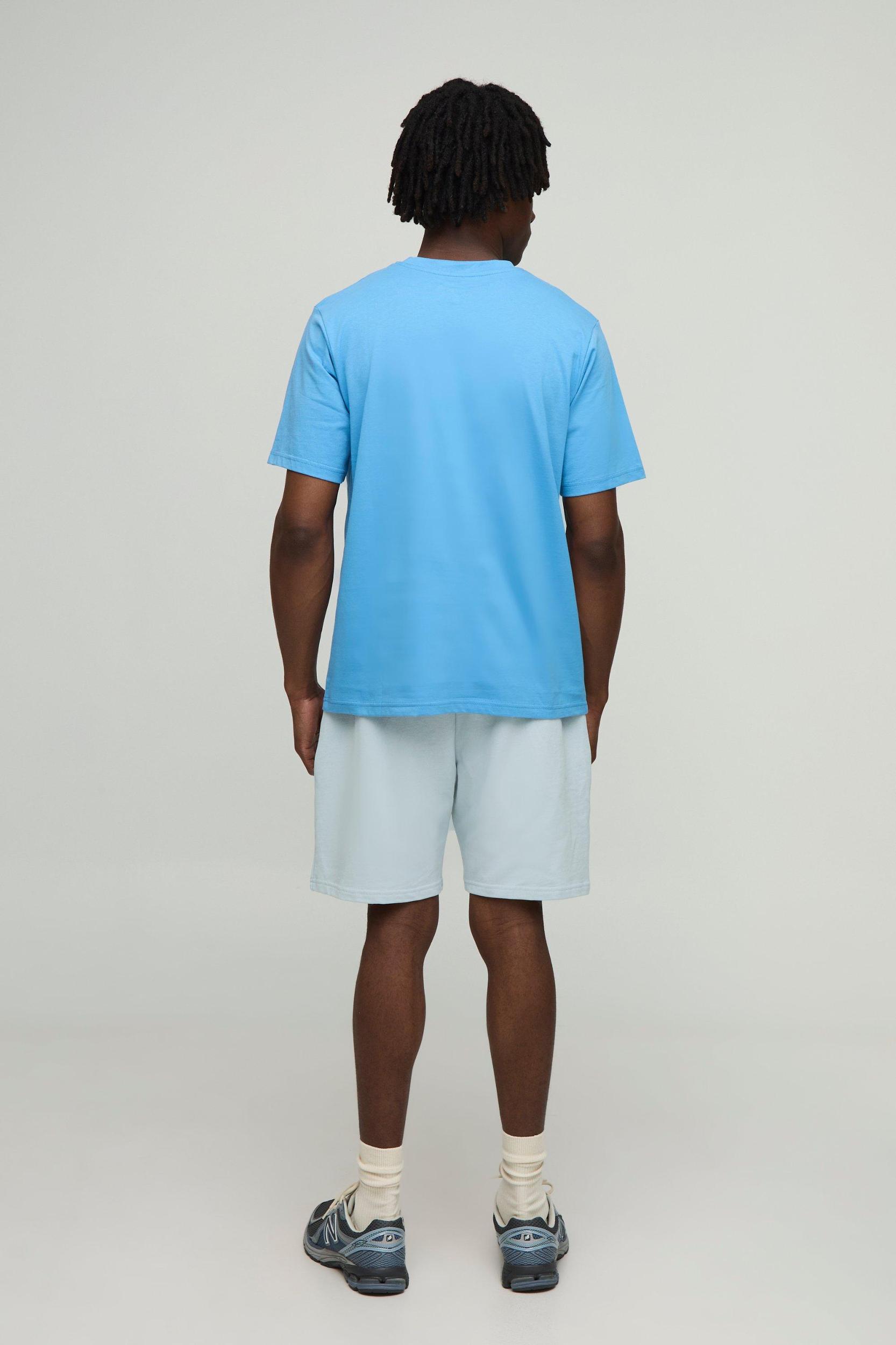 Regular Fit Basic Crew Neck Pocket T-Shirt | boohooMAN USA Product Image