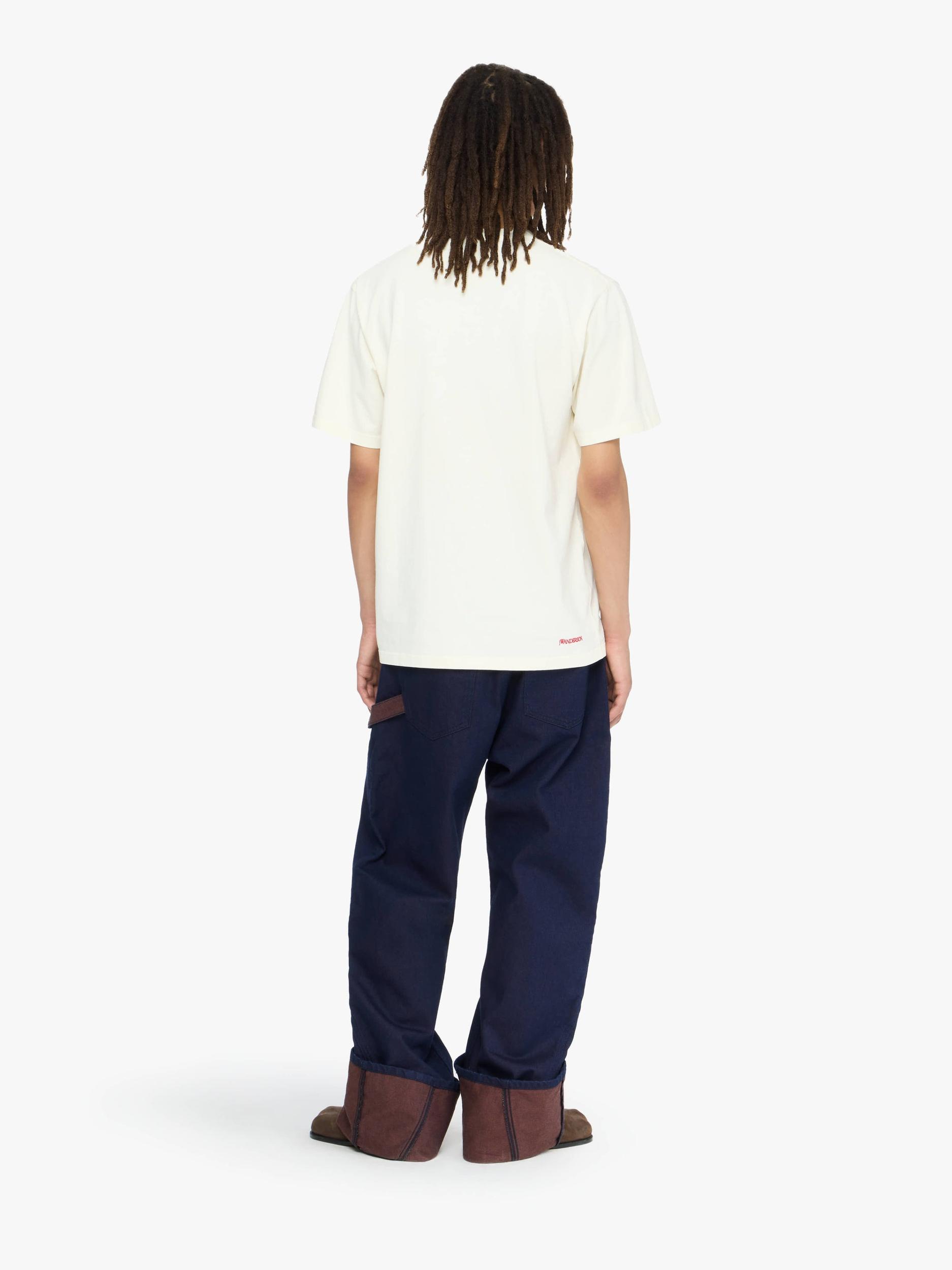 CONTRAST EMBROIDERY T-SHIRT Product Image