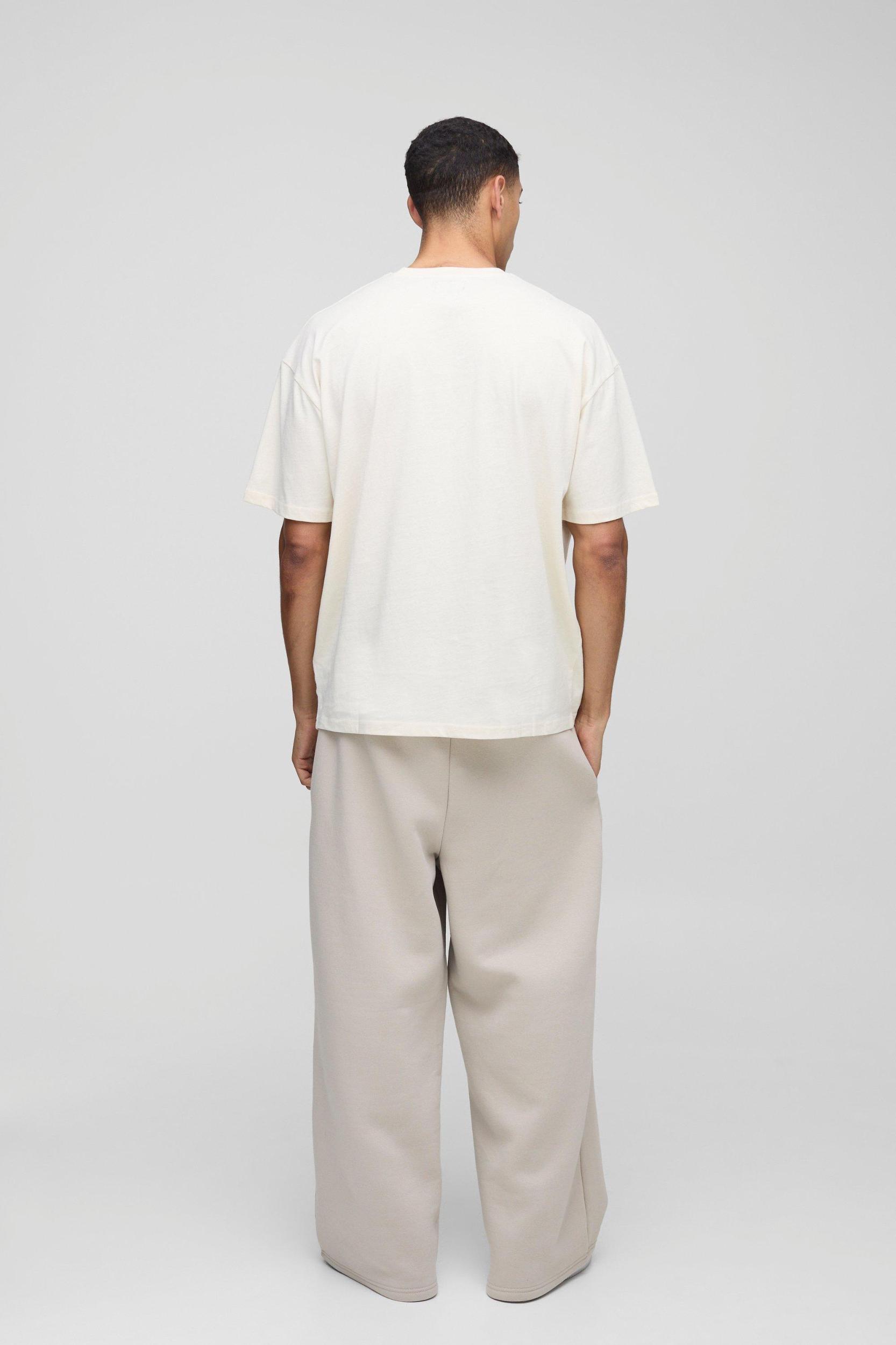 Oversized Man Colour Block T-Shirt | boohooMAN USA Product Image