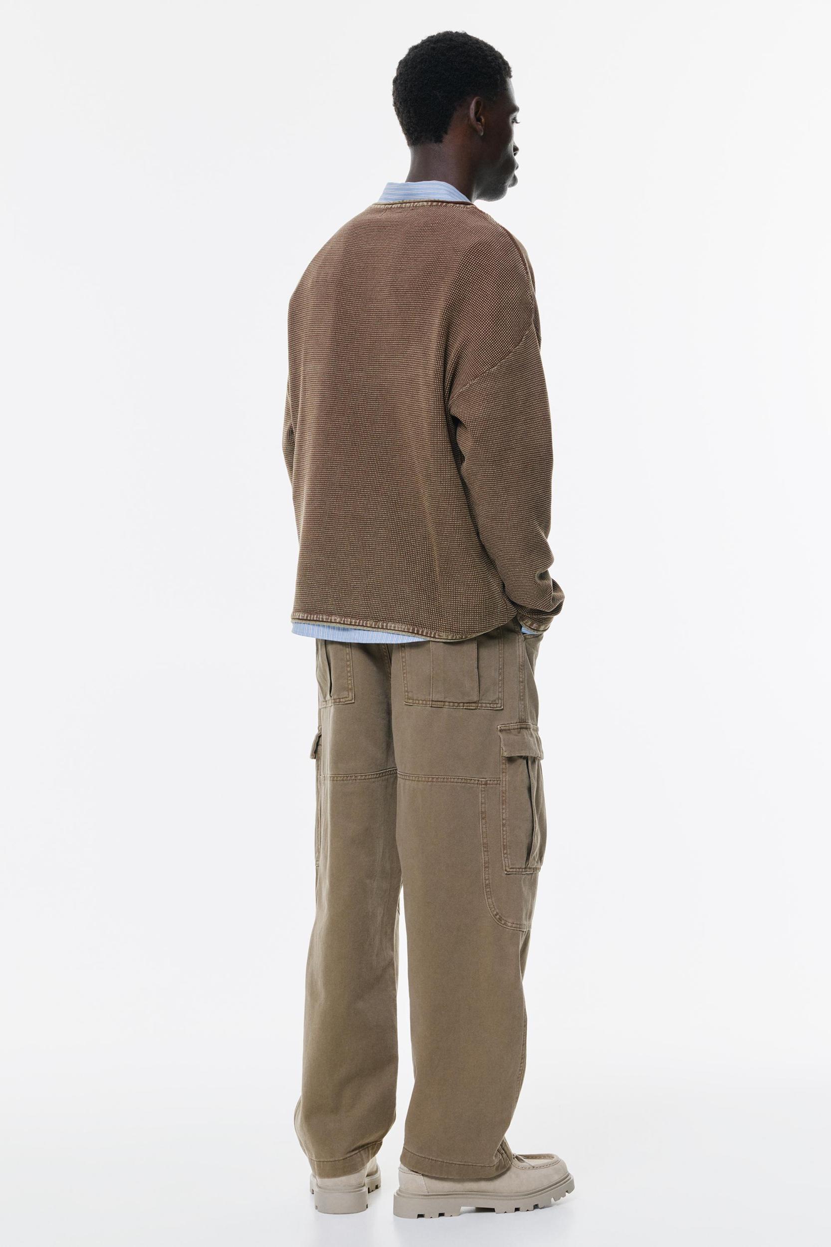 Baggy cargo trousers Product Image