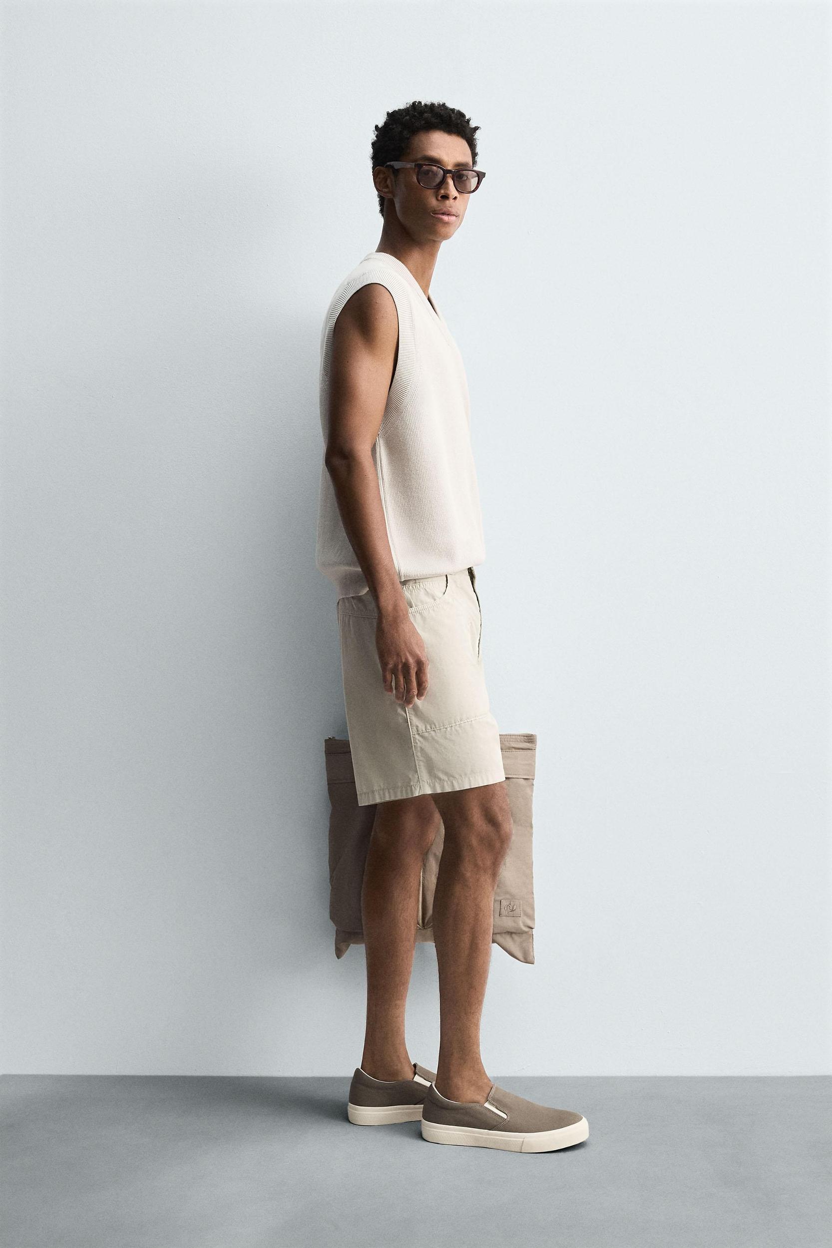 COTTON KNIT VEST Product Image