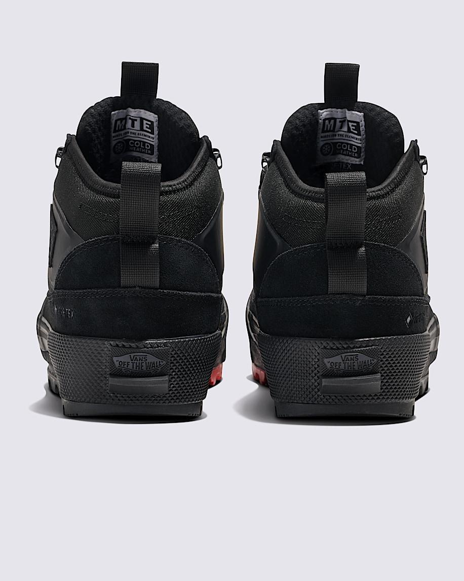 Half Cab GORE-TEX Insulated Shoe in Black| Vans US Product Image