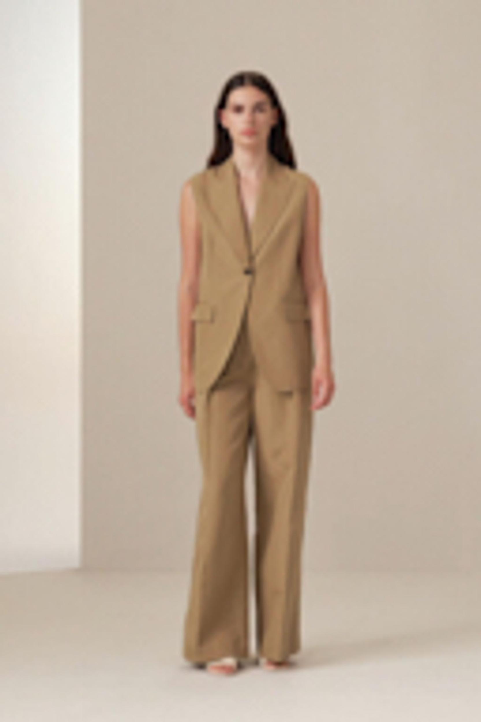 Single Button Sleeveless Lapel Blazer Product Image