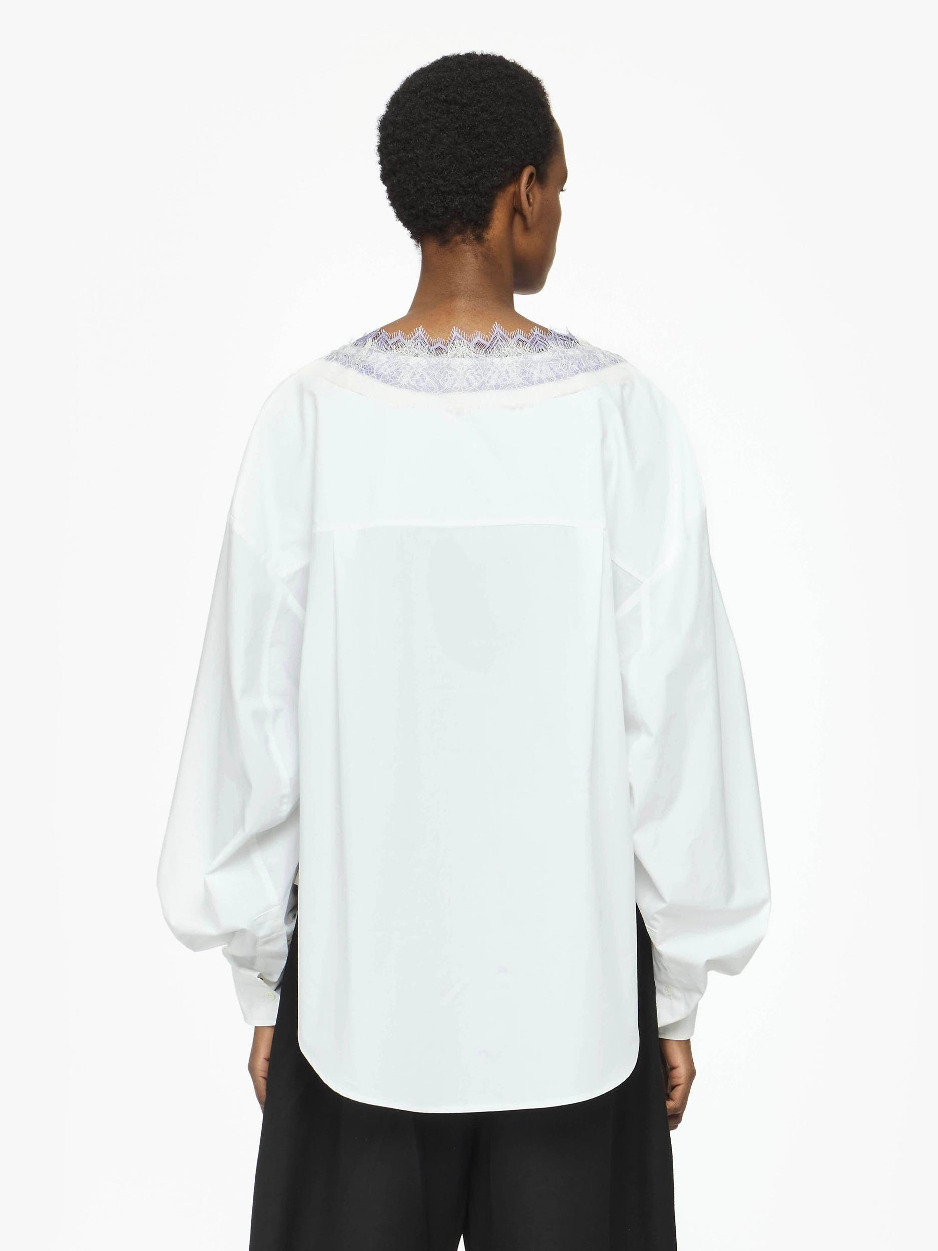 V-NECK LACE TRIM SHIRT Product Image