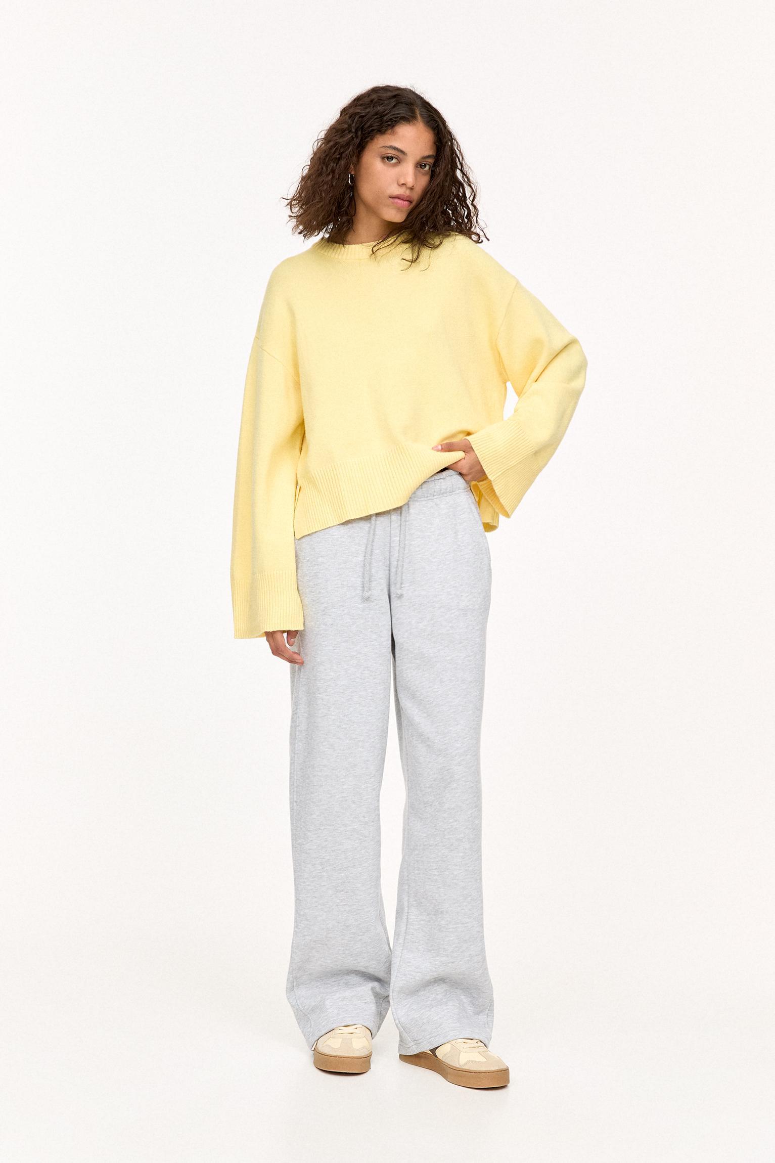 Sweater with wide sleeves Product Image