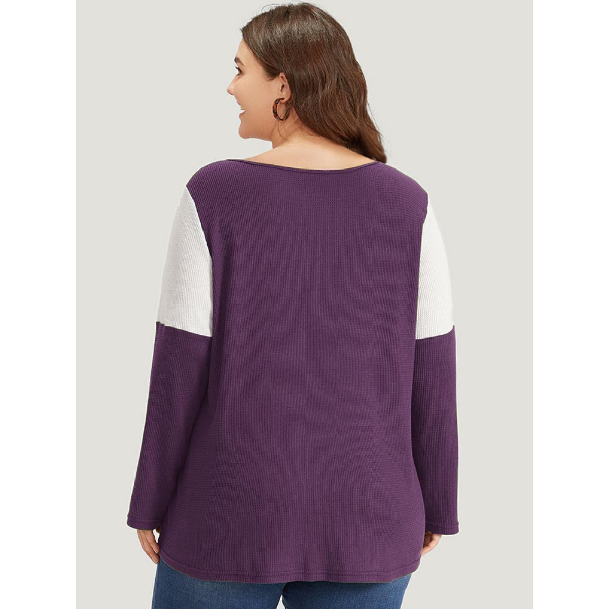 Plus Size Colorblock Contrast Button Detail Crew Neck T-shirt Gray Women Casual Contrast Plain Round Neck Dailywear T-shirts BloomChic 10/M Product Image