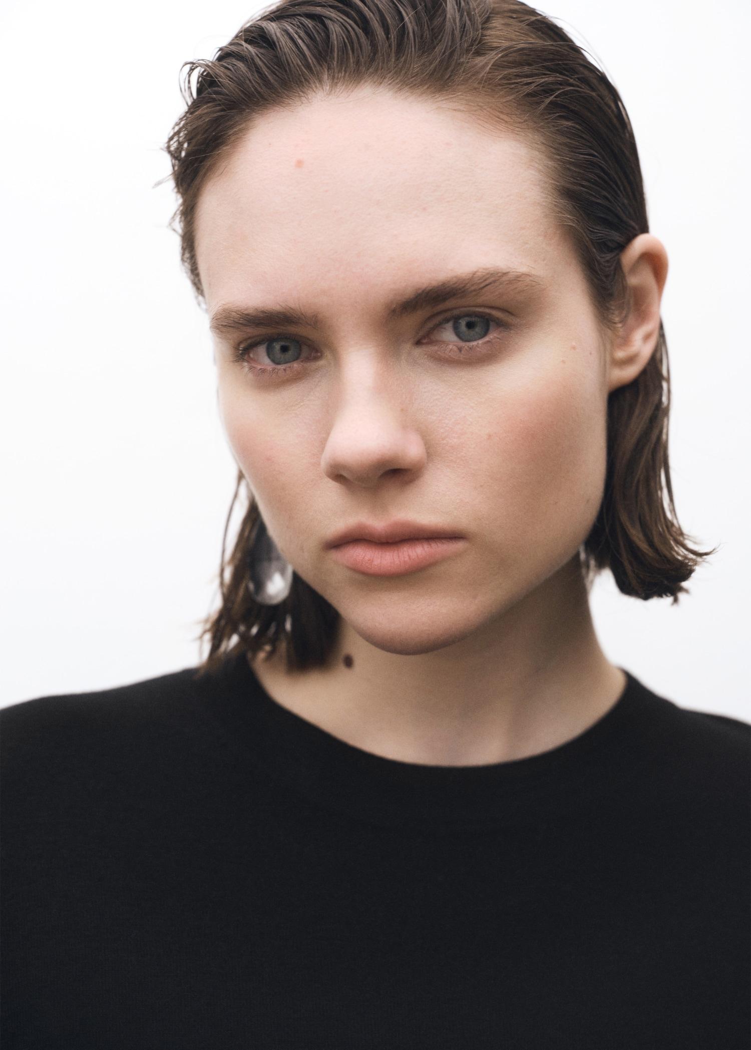 Short-sleeved wool-blend sweater - Women | MANGO USA Product Image