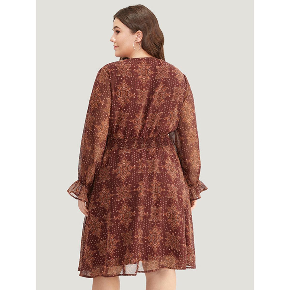 Plus Size Bandana Print Elastic Waist Flutter Trim Dress Scarlet Women Vacation Elastic cuffs V-neck Long Sleeve Curvy Midi Dress BloomChic 14-16/1X Product Image