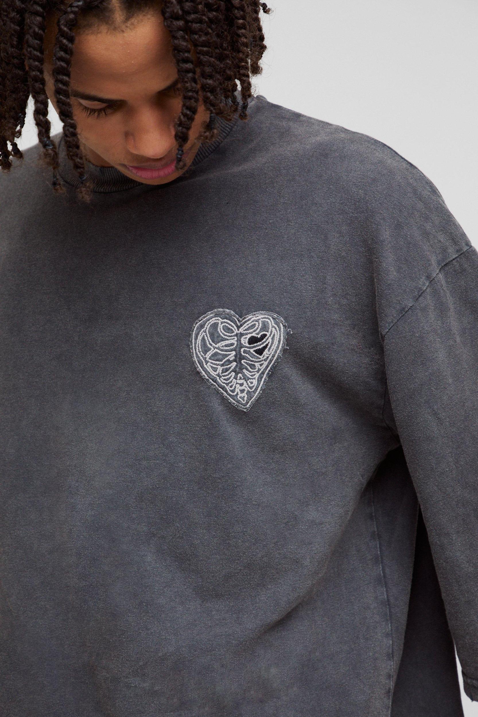 Oversized Half sleeve Washed and Applique T-shirt | boohooMAN USA Product Image